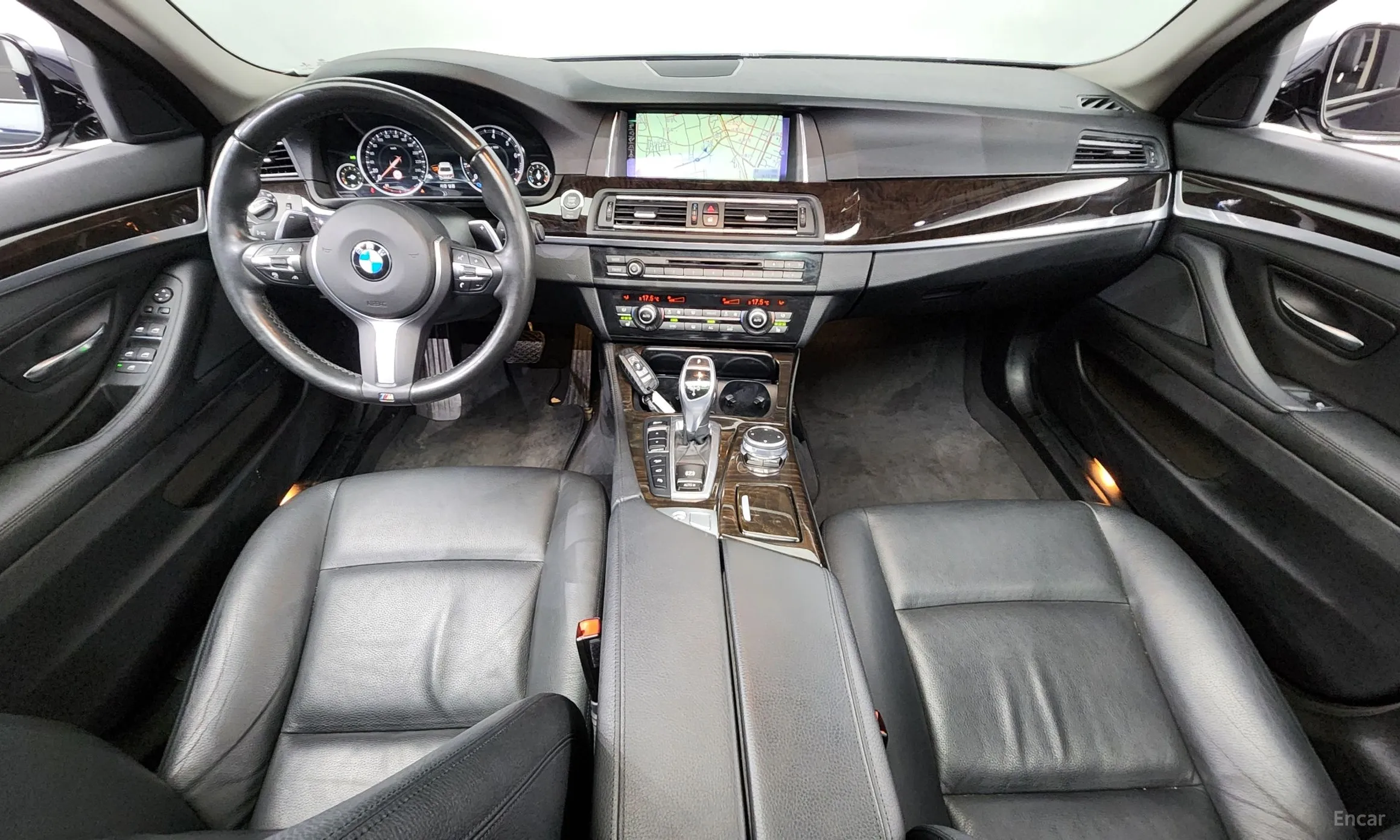 BMW 5 Series (F10) превью 4