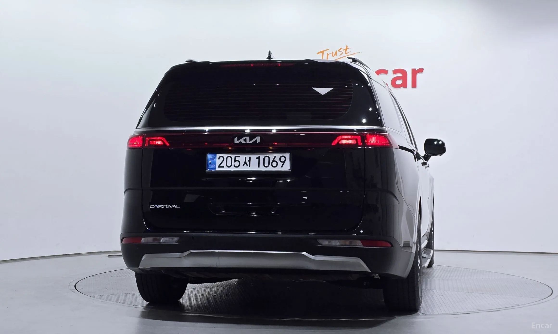 Kia Carnival Gen 4 превью 3