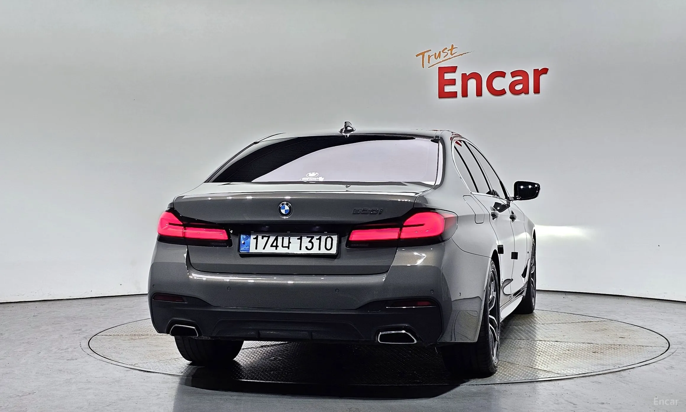 BMW 5 Series (G30) превью 3