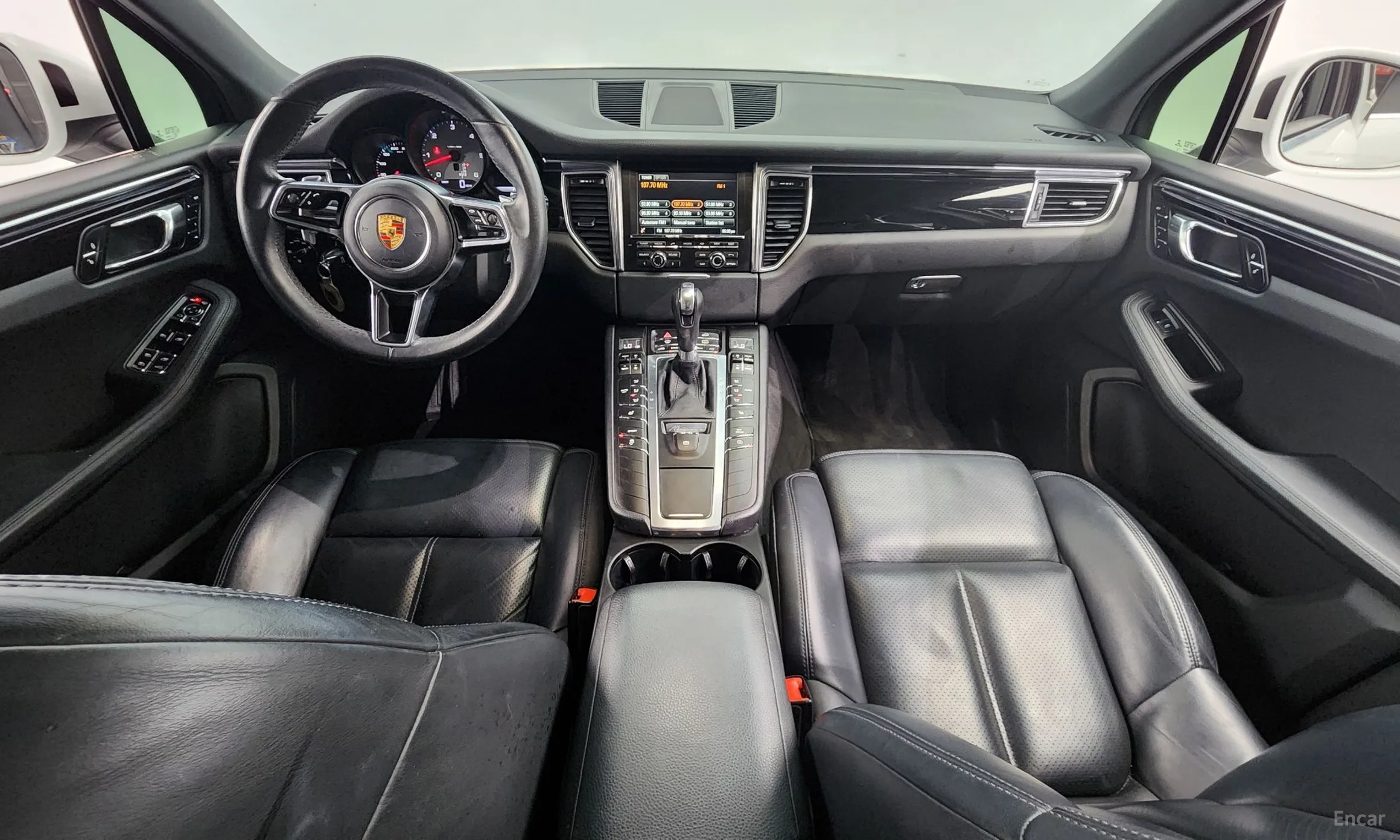Porsche Macan превью 4