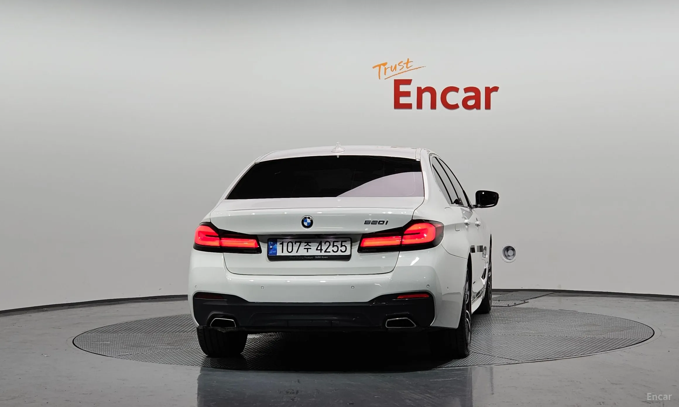 BMW 5 Series (G30) превью 3
