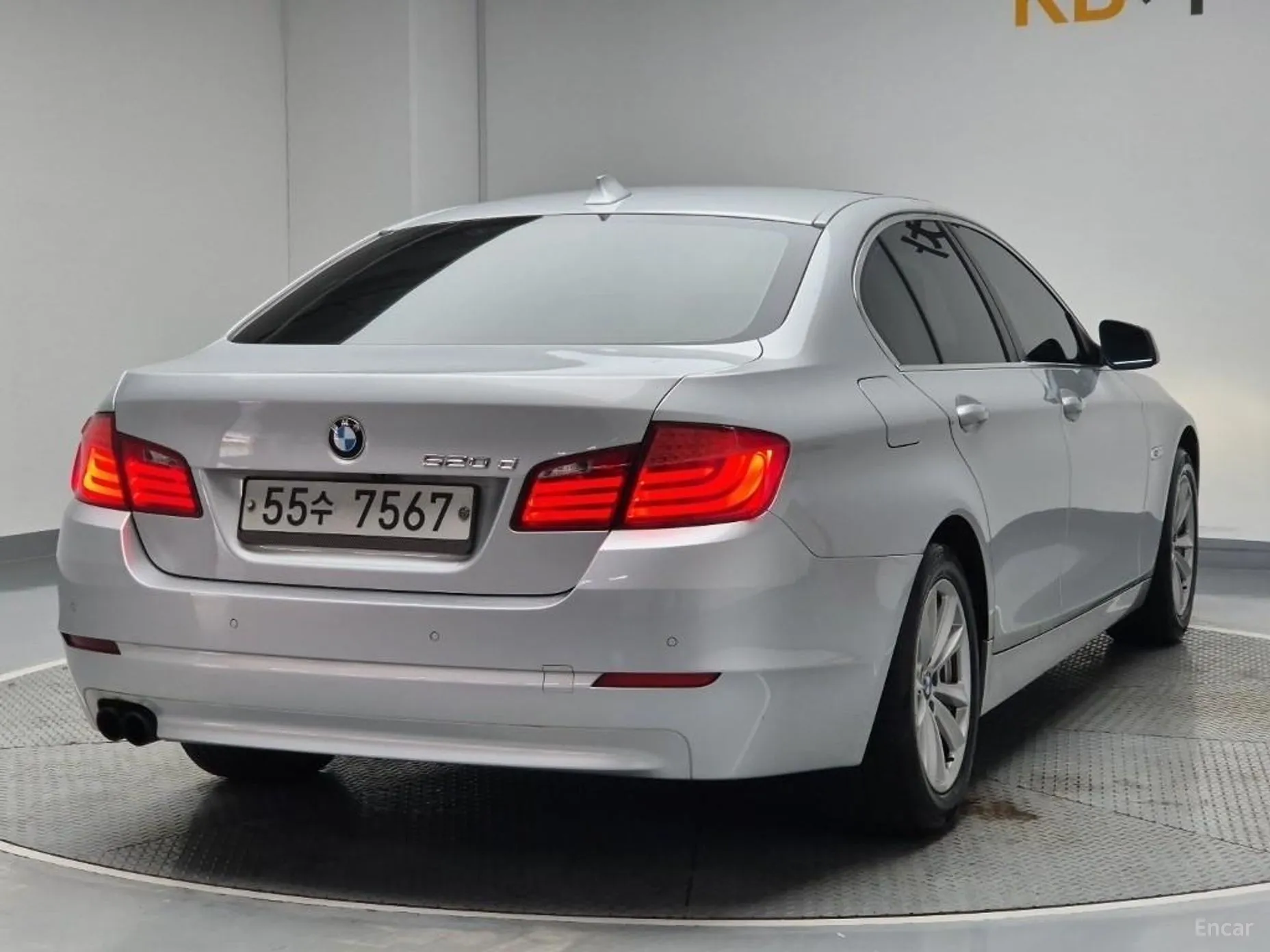 BMW 5 Series (F10) превью 2