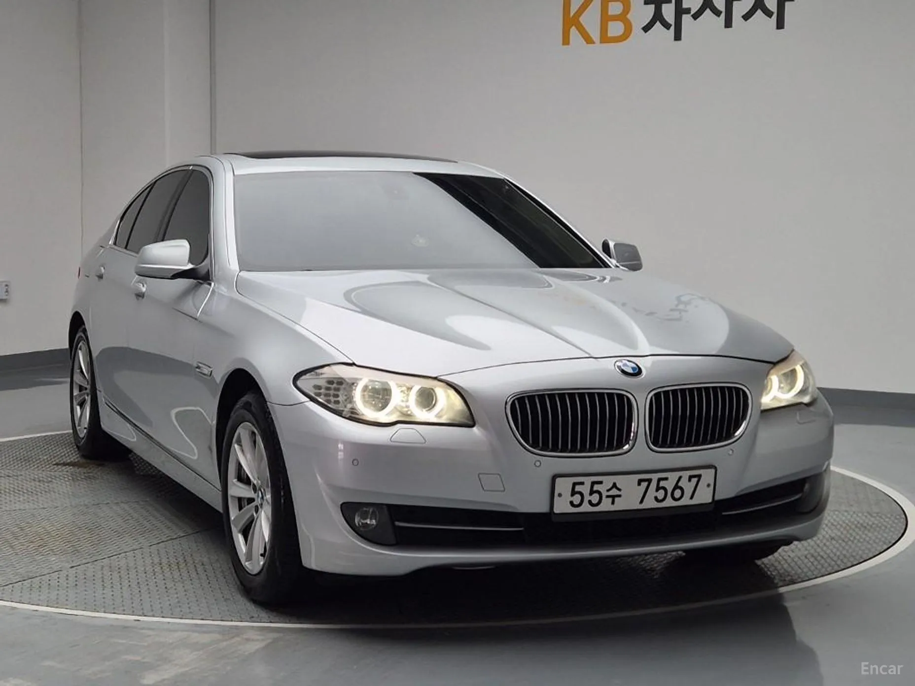 BMW 5 Series (F10) превью 3
