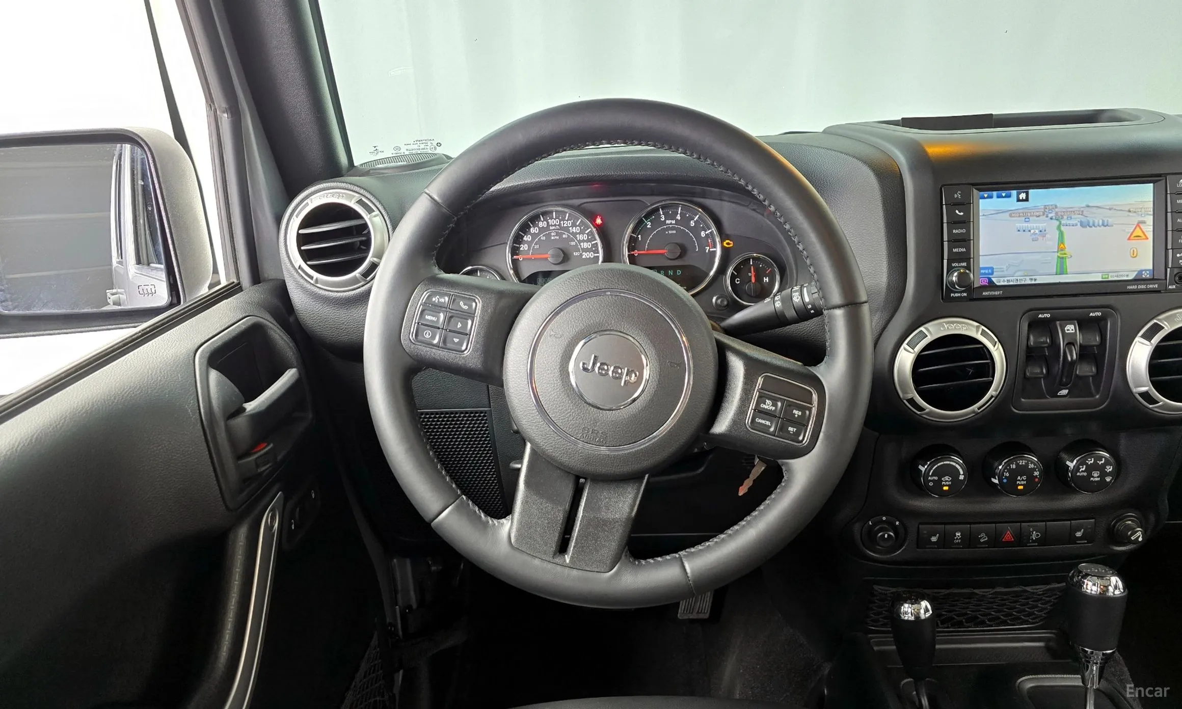 Jeep Wrangler (JK) превью 13