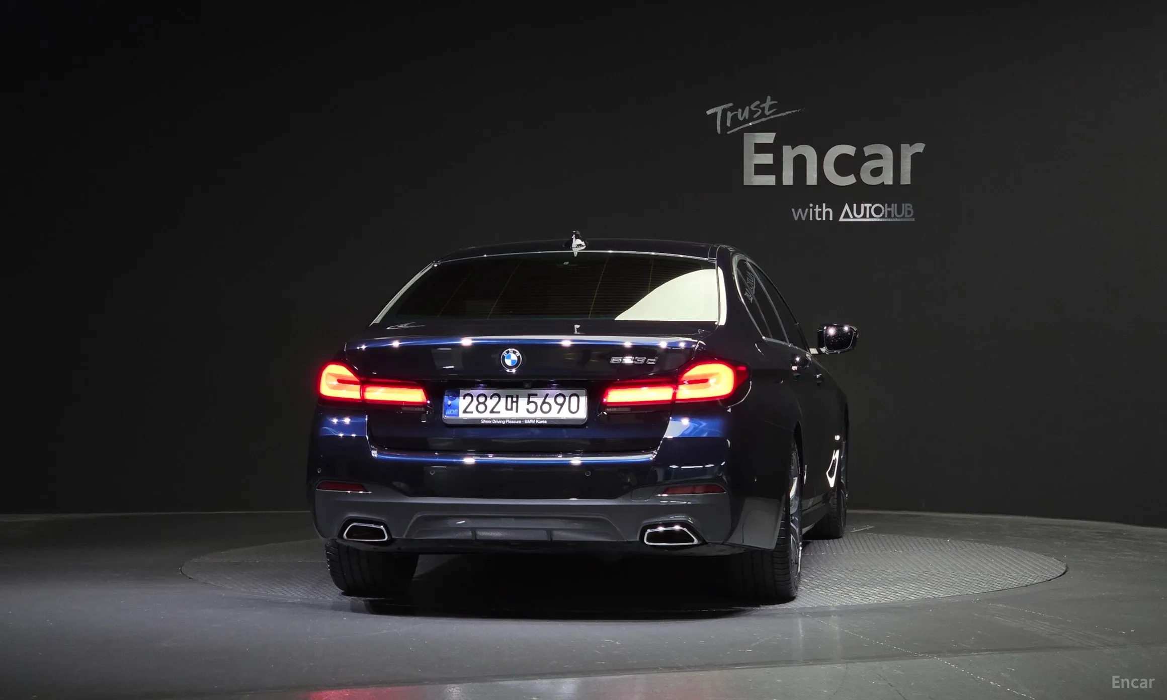 BMW 5 Series (G30) превью 3