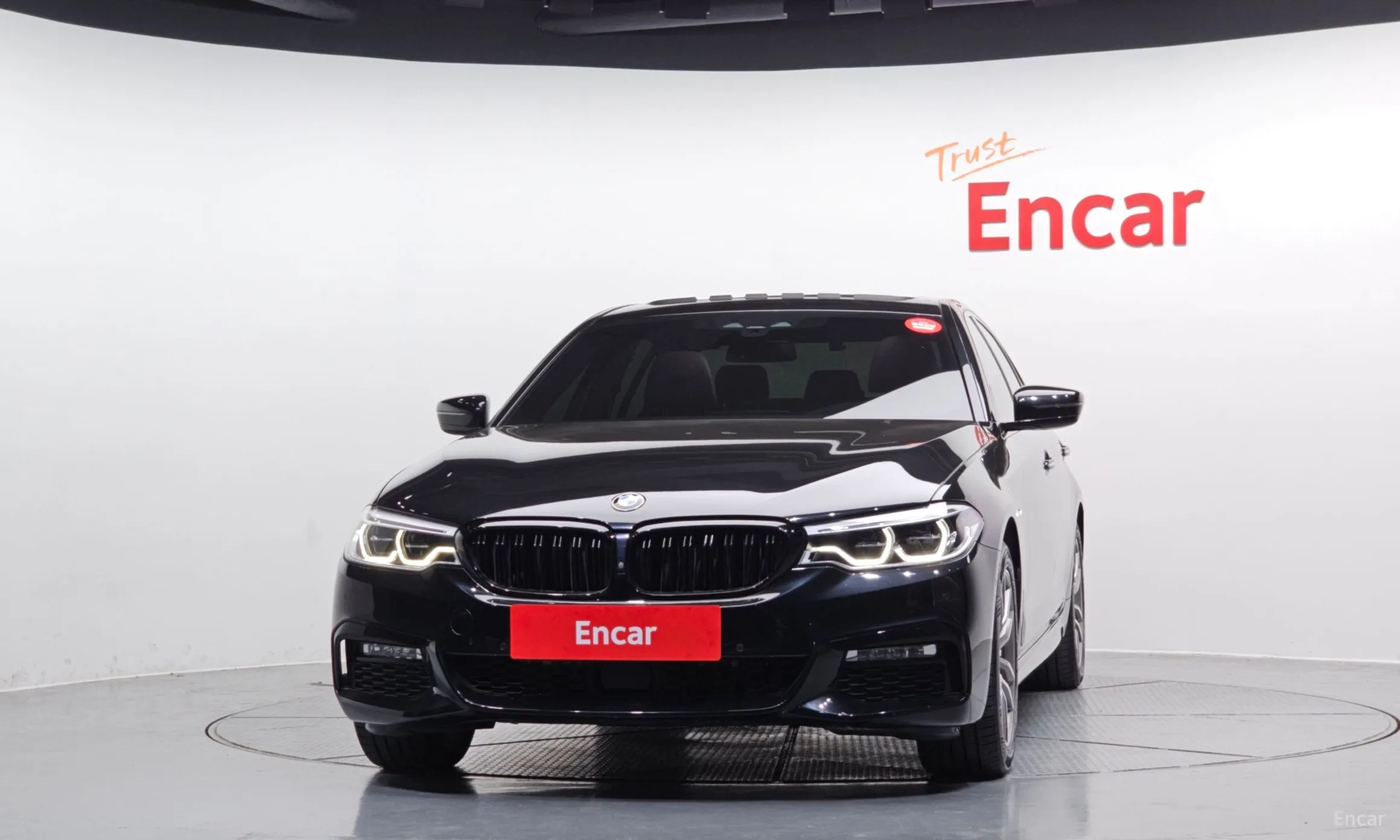 BMW 5 Series (G30) превью 2