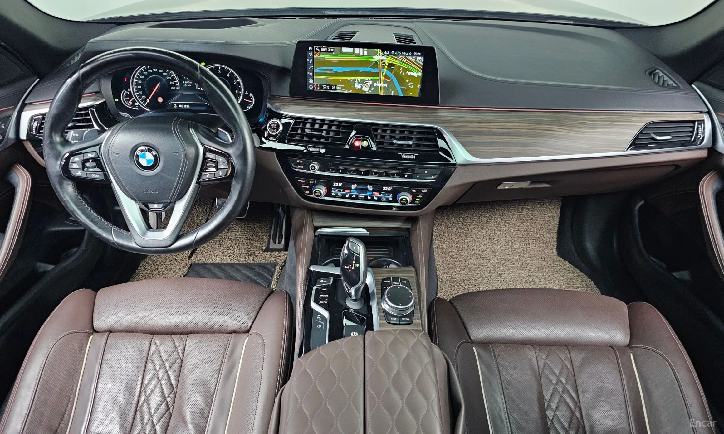 BMW 5 Series (G30) превью 4