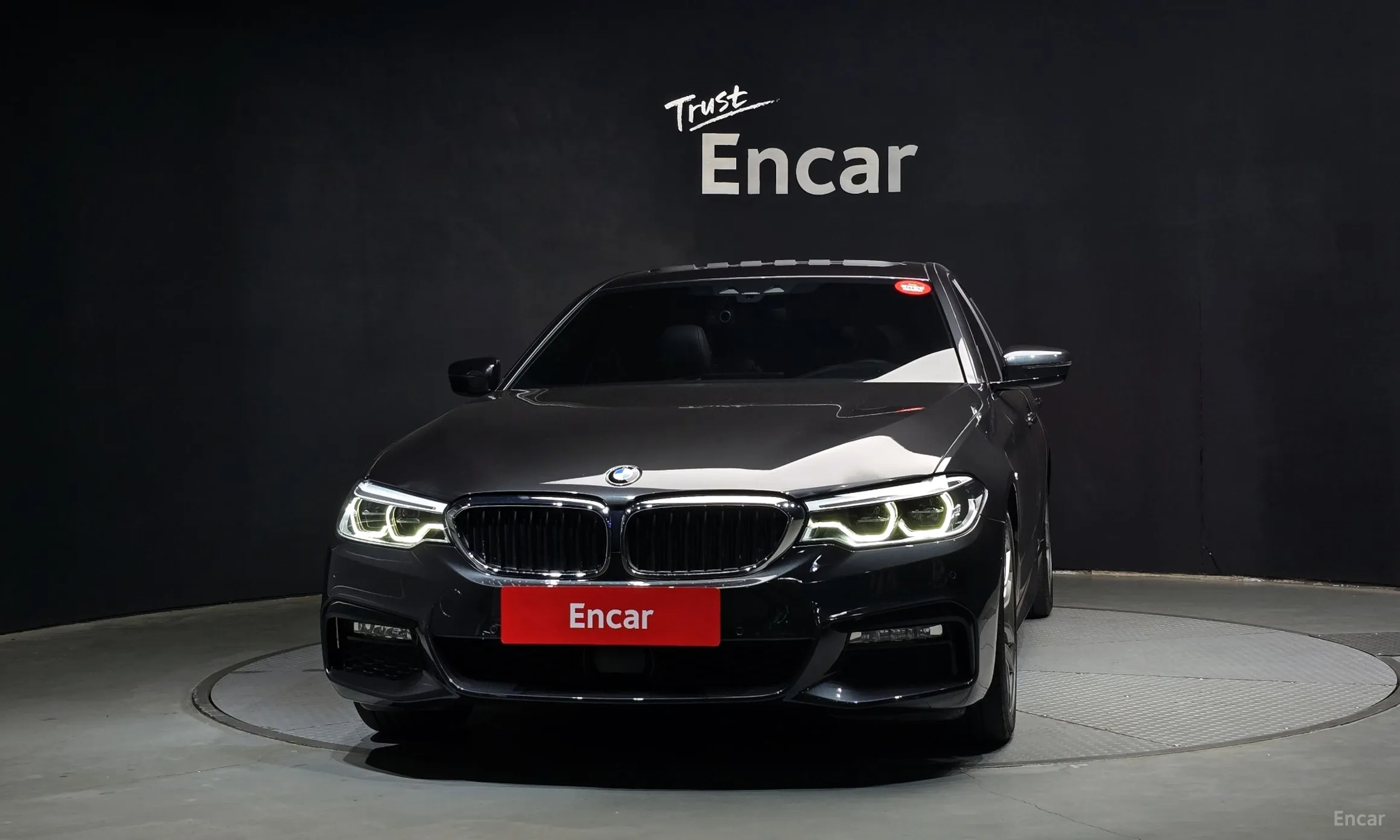 BMW 5 Series (G30) превью 2