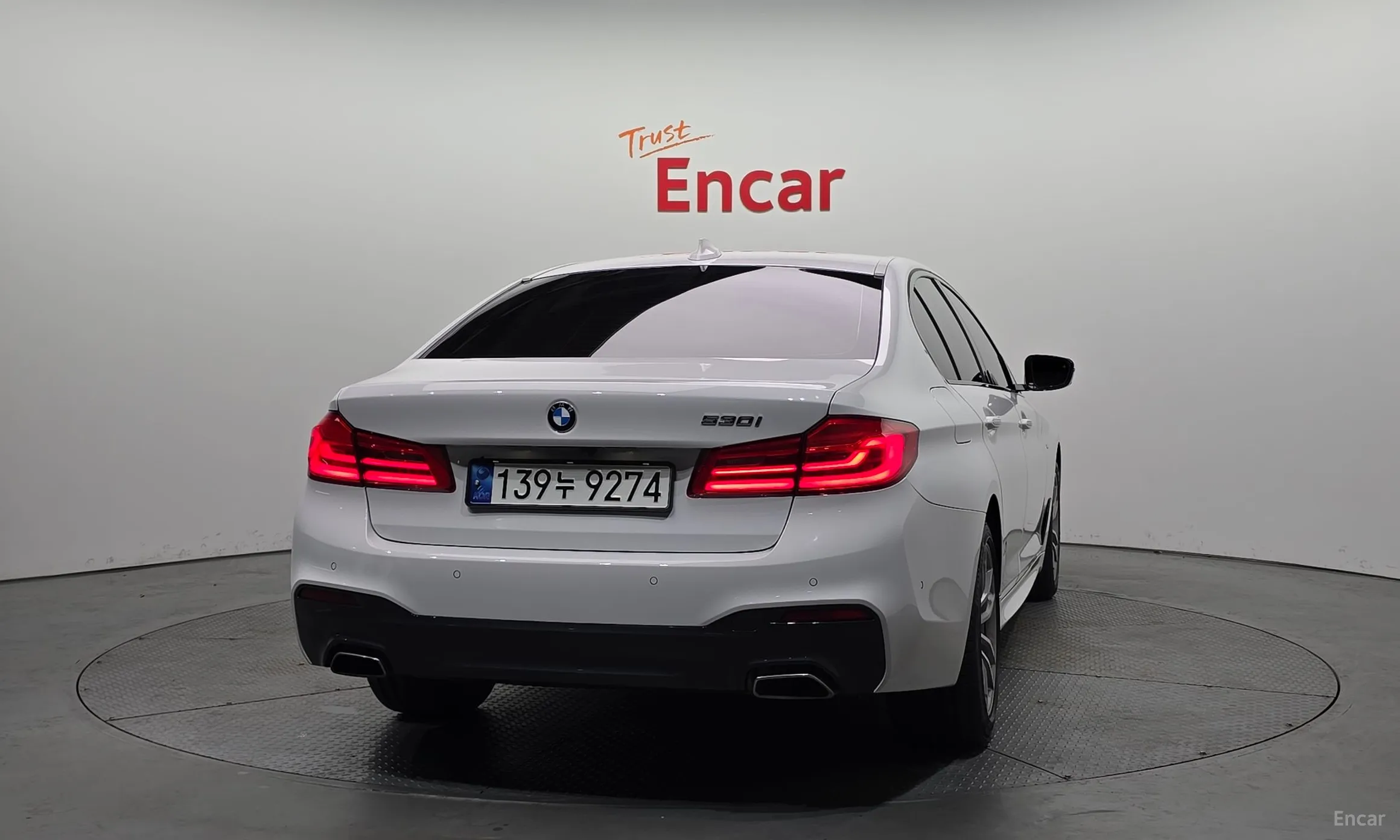 BMW 5 Series (G30) превью 3