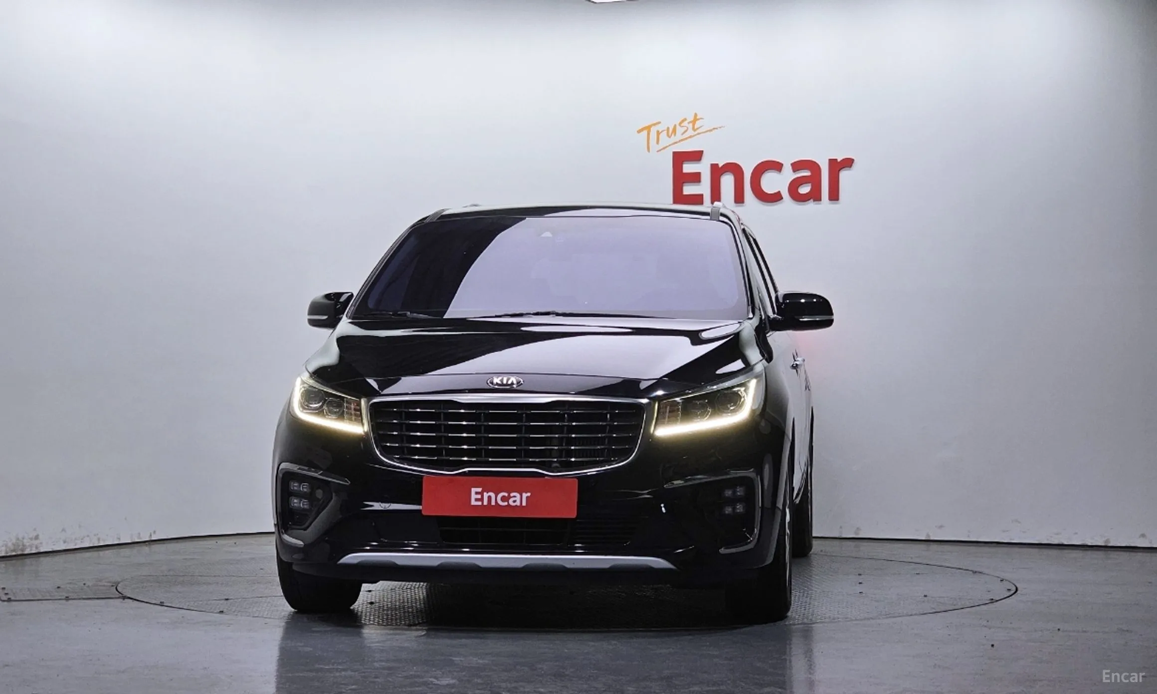 Kia Carnival превью 2