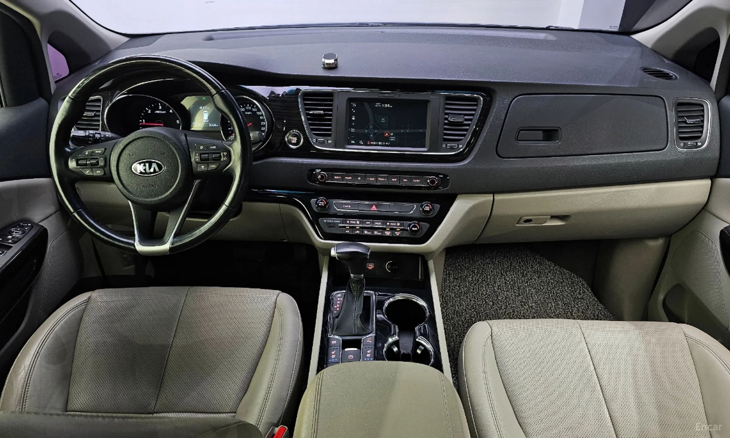 Kia Carnival превью 4