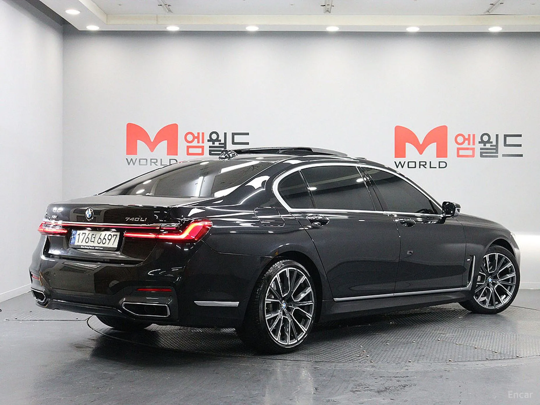 BMW 7 Series (G11) превью 2