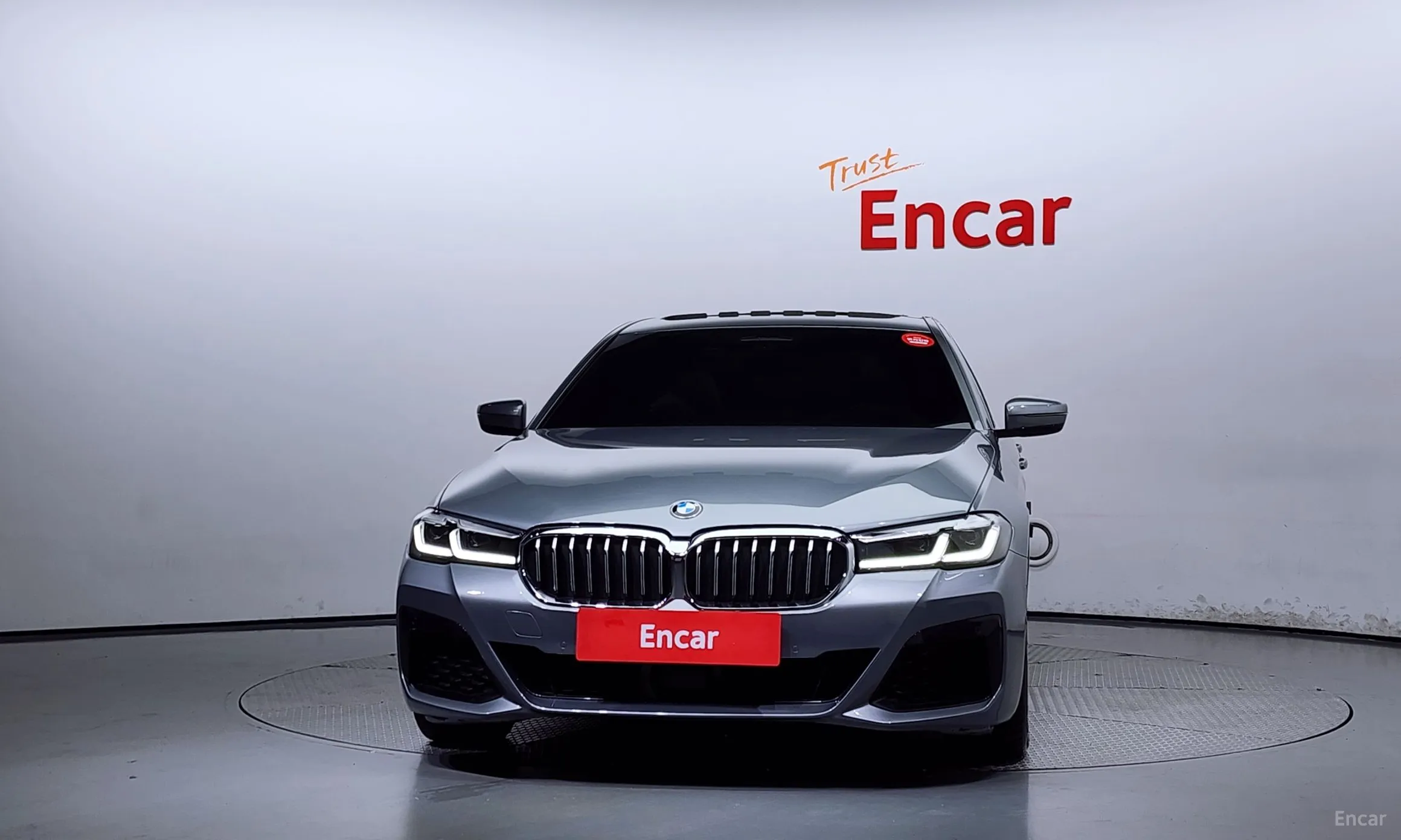 BMW 5 Series (G30) превью 2