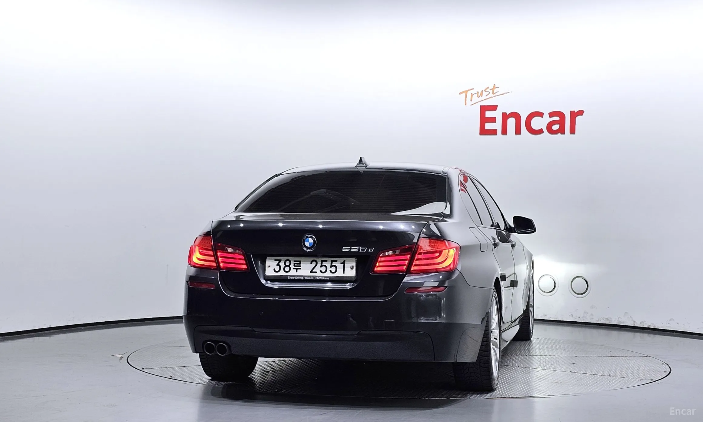 BMW 5 Series (F10) превью 3