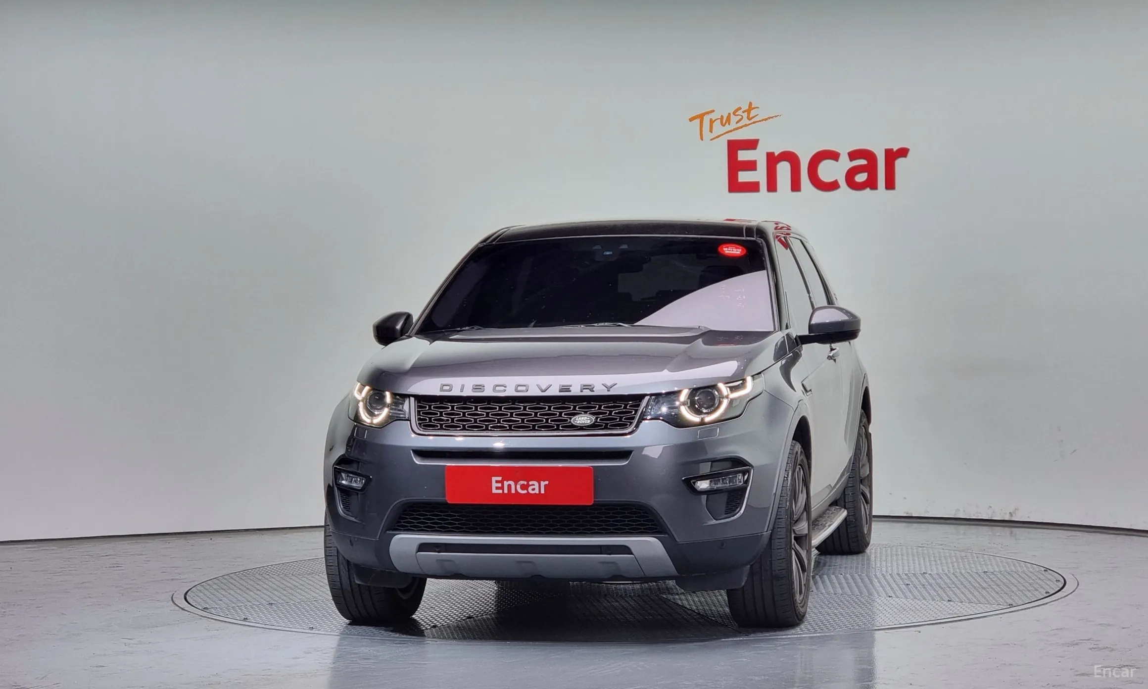 Land Rover Discovery Sports превью 2