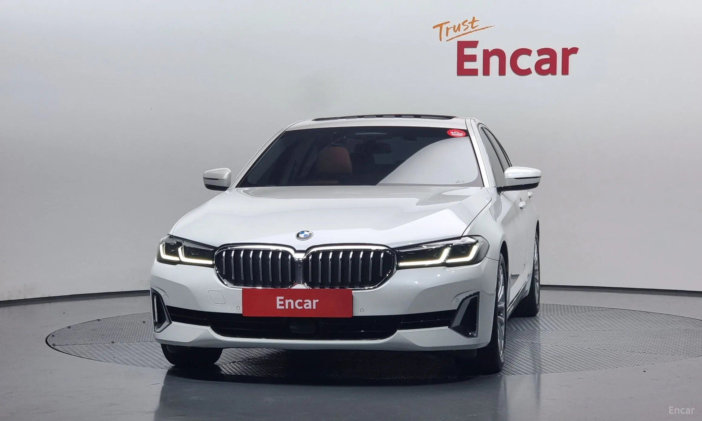 BMW 5 Series (G30) превью 2