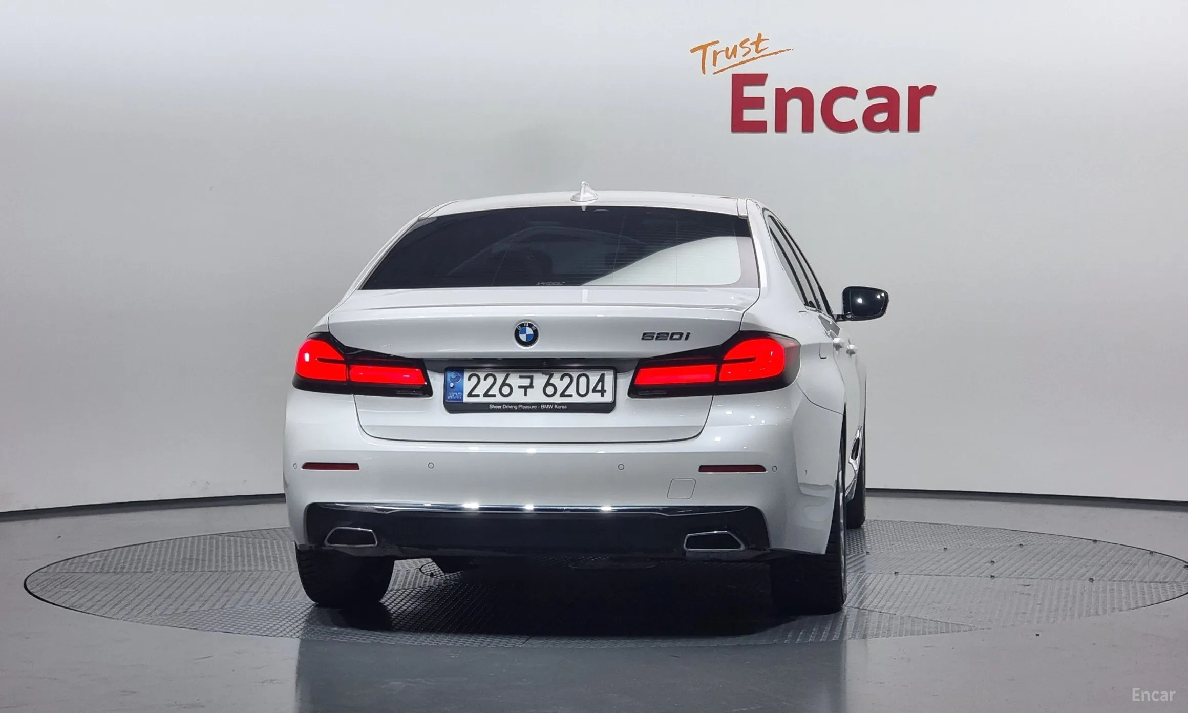 BMW 5 Series (G30) превью 3
