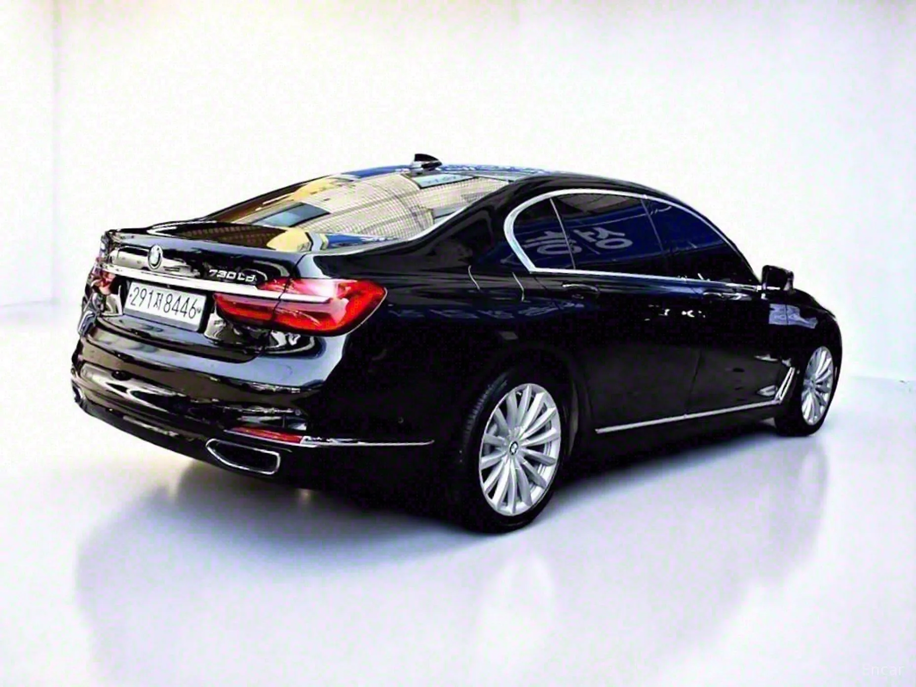 BMW 7 Series (G11) превью 3