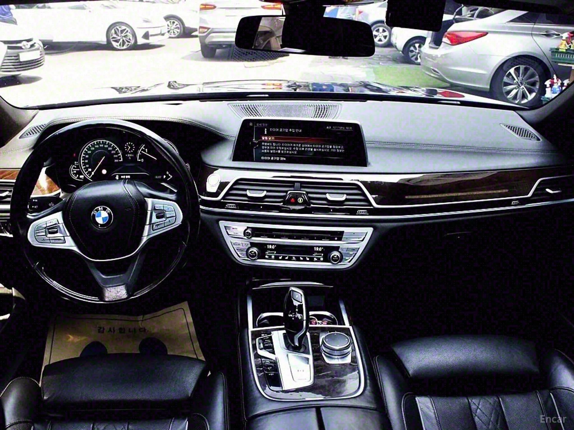 BMW 7 Series (G11) превью 4