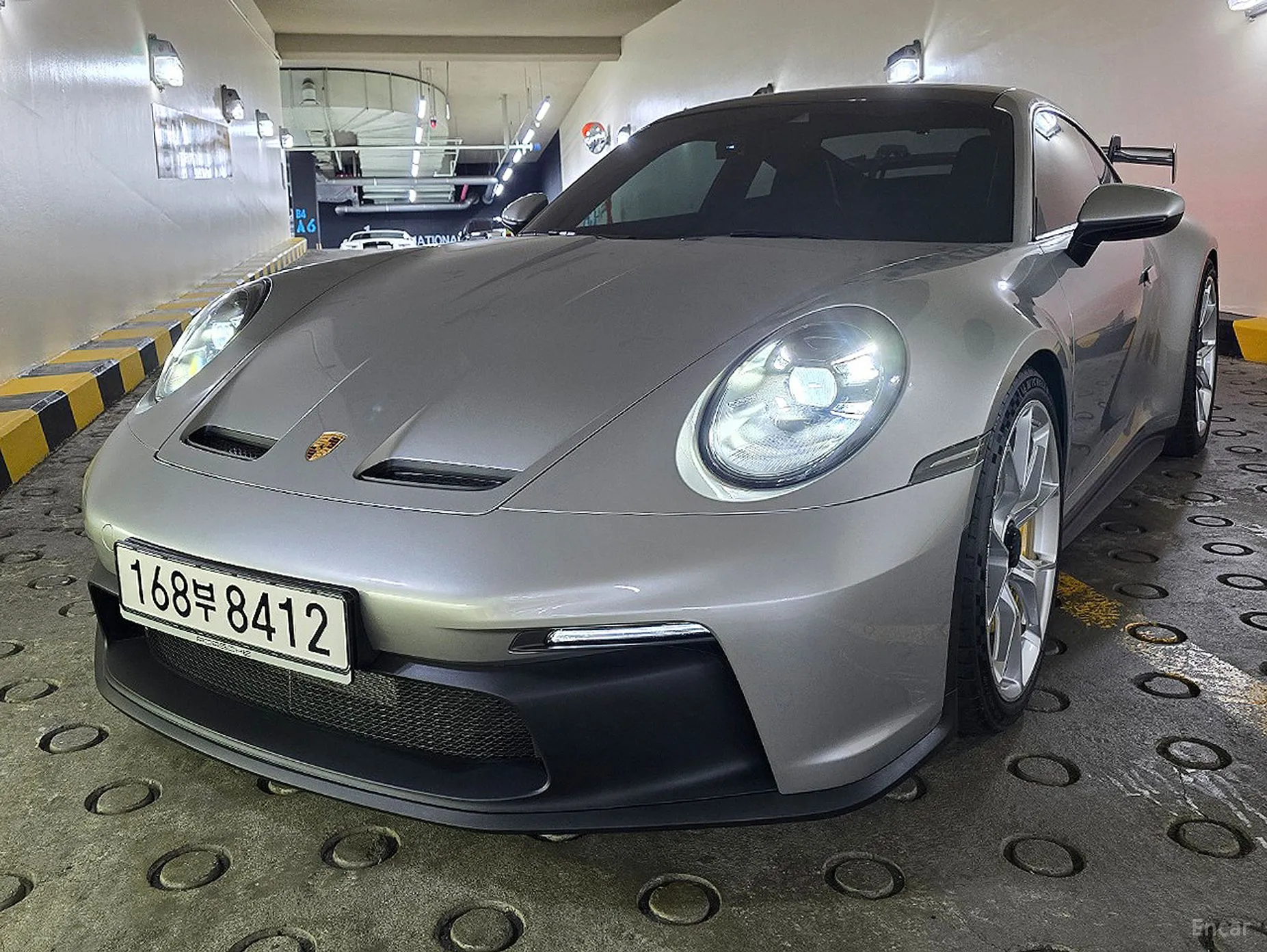 911 (992)