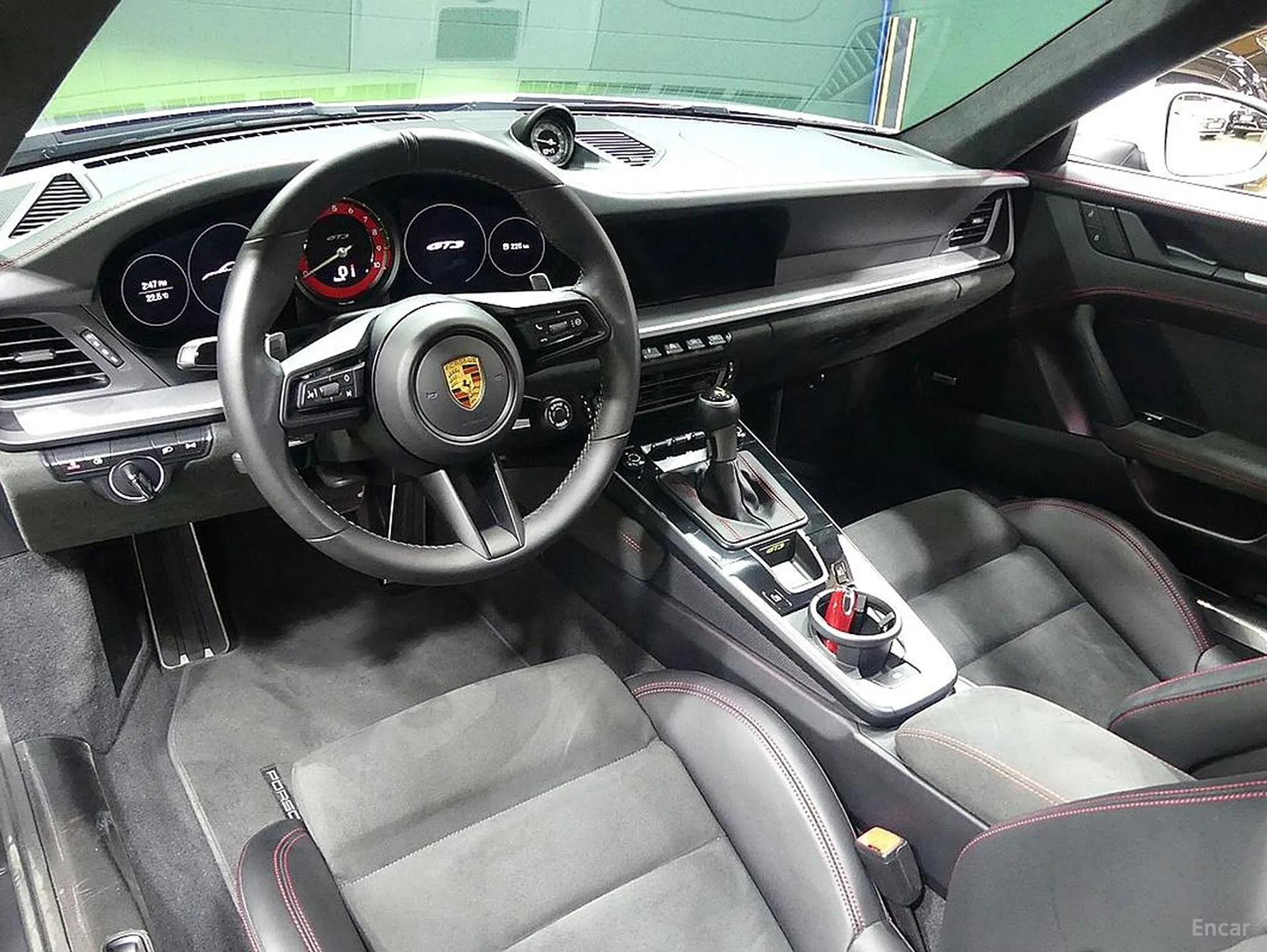 Porsche 911 (992) превью 4