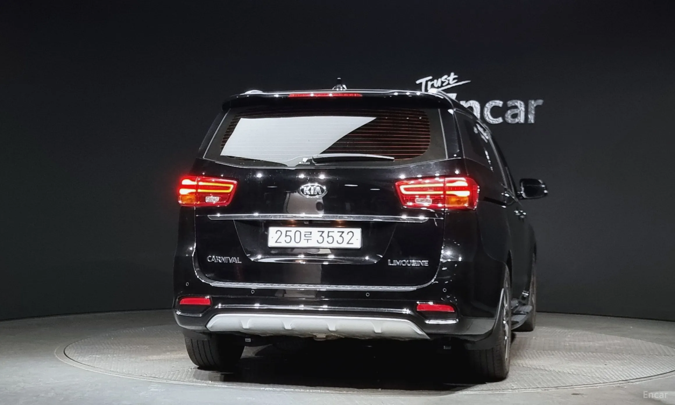 Kia Carnival превью 3