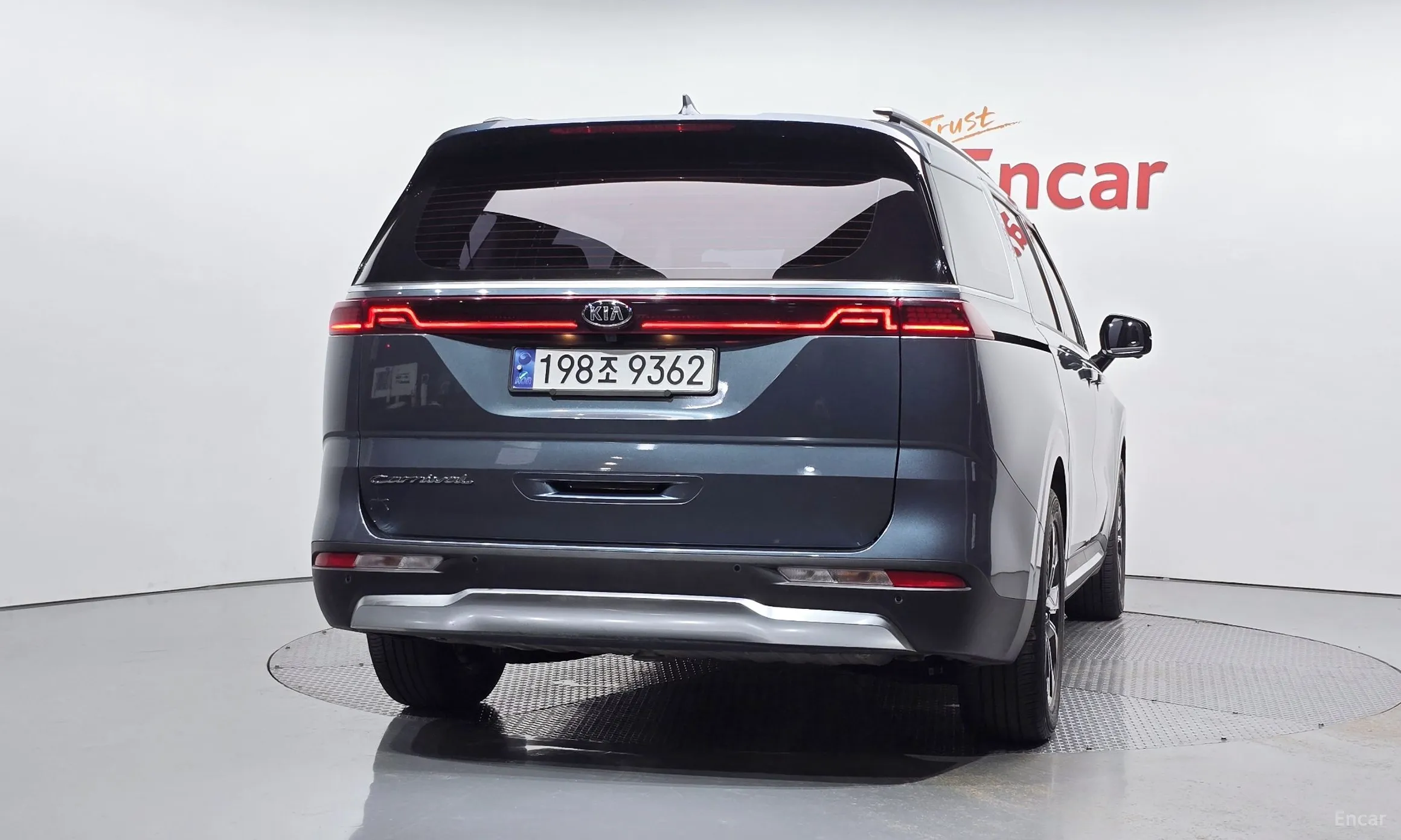 Kia Carnival Gen 4 превью 3