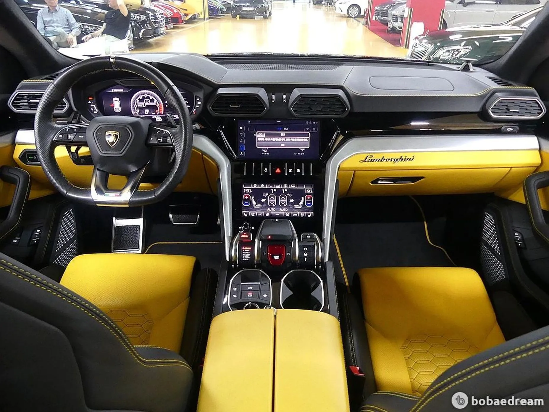 Lamborghini Urus превью 7