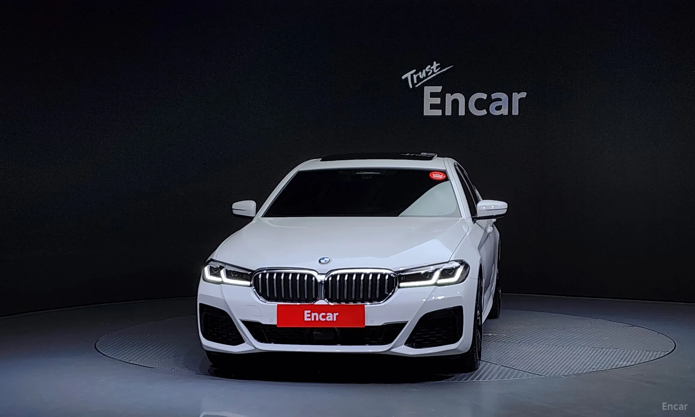 BMW 5 Series (G30) превью 2