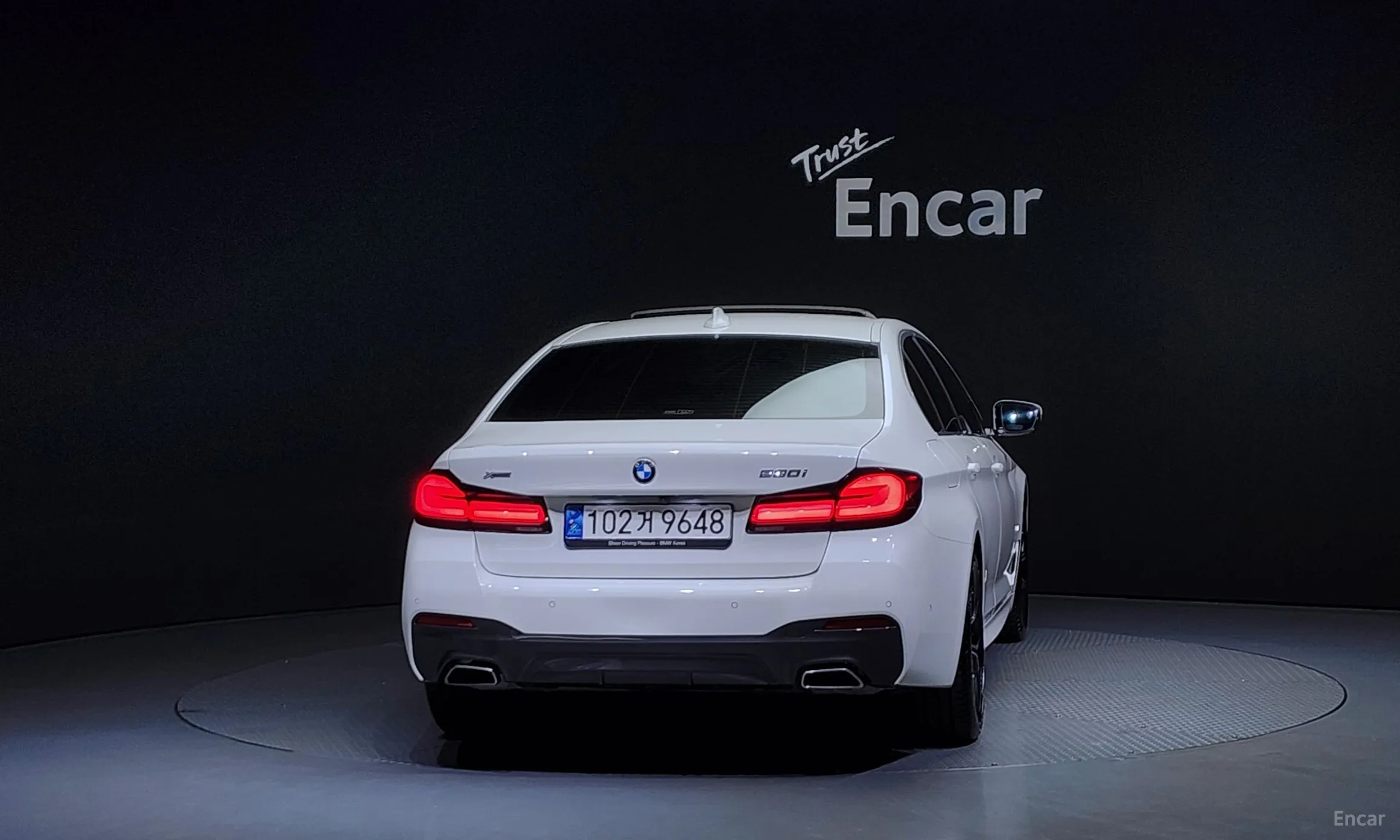 BMW 5 Series (G30) превью 3
