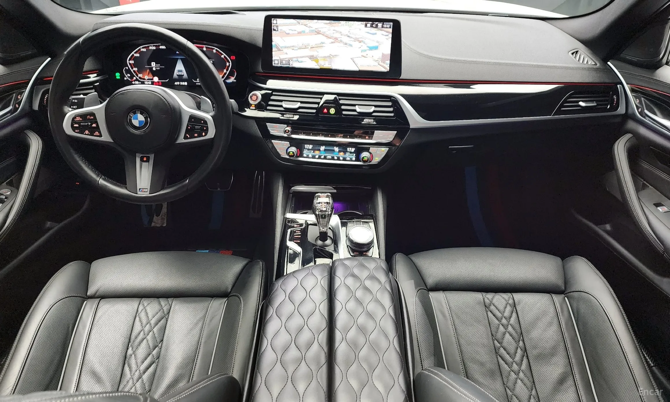 BMW 5 Series (G30) превью 4