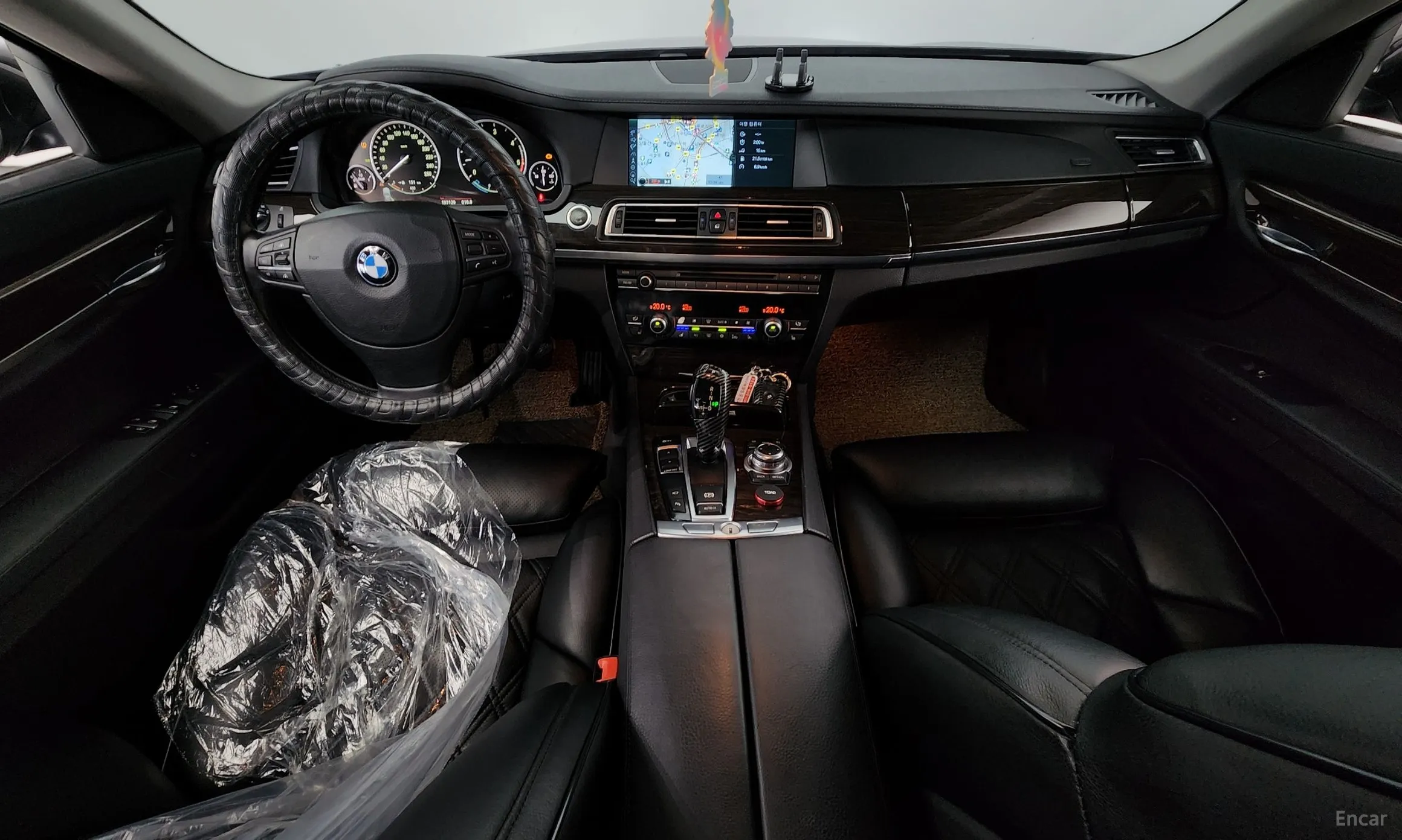 BMW 7 Series (F01) превью 4