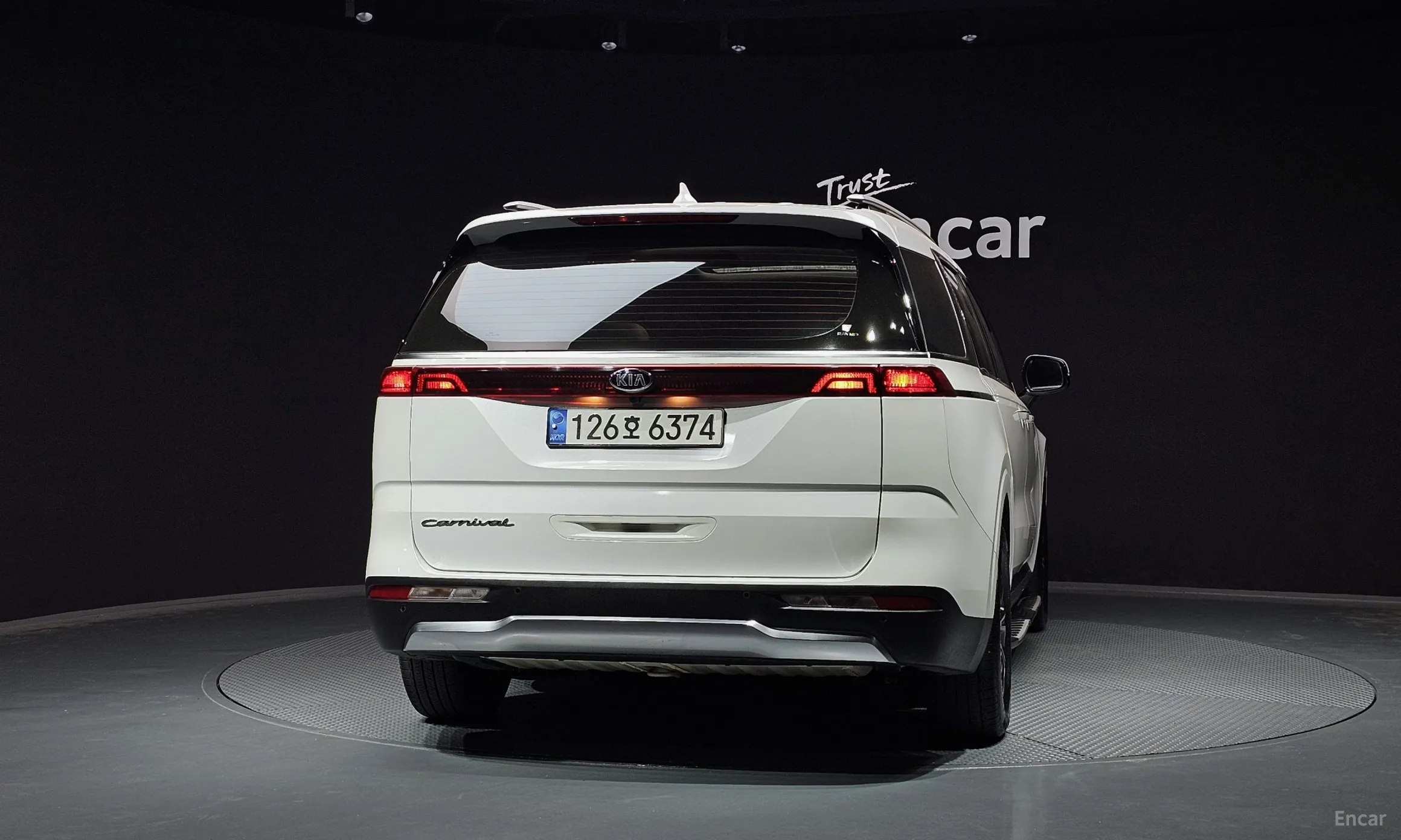 Kia Carnival Gen 4 превью 3