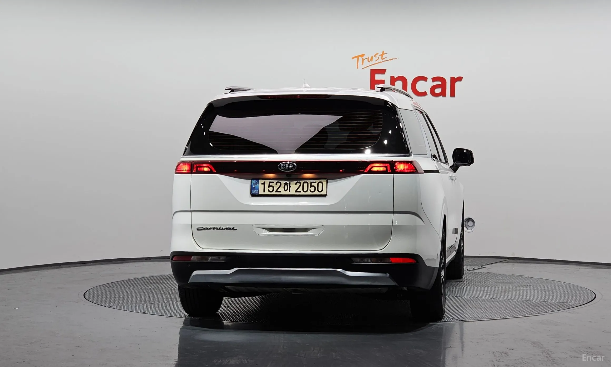 Kia Carnival Gen 4 превью 3