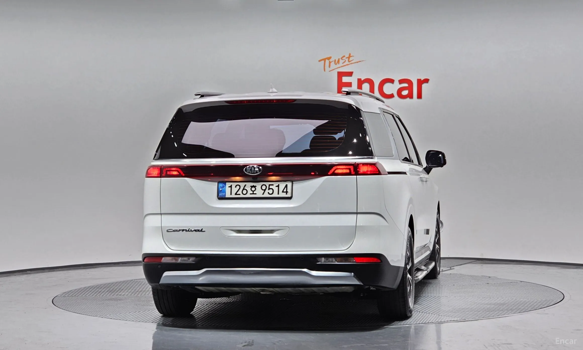 Kia Carnival Gen 4 превью 3