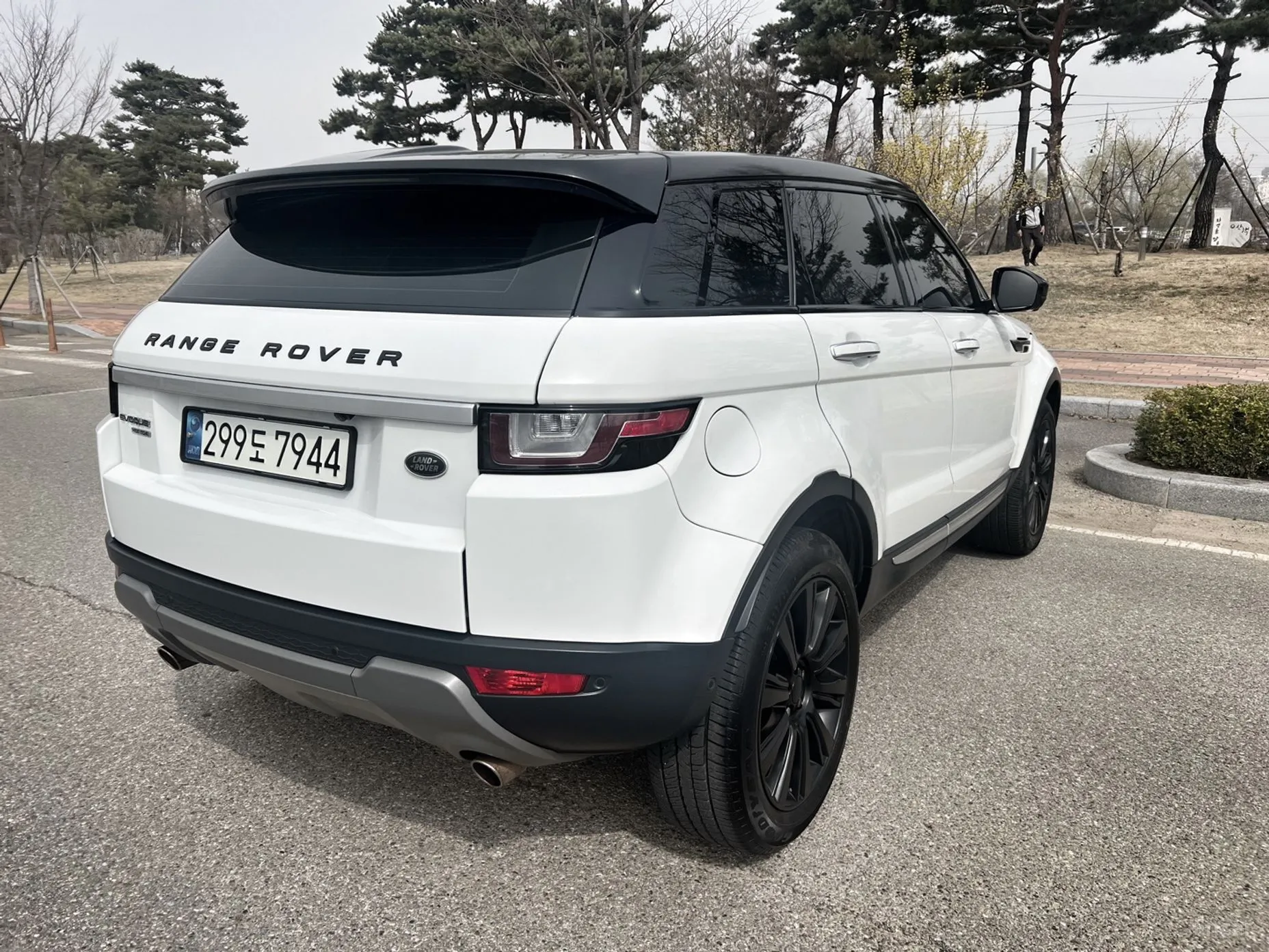 Land Rover Range Rover Evoque превью 3