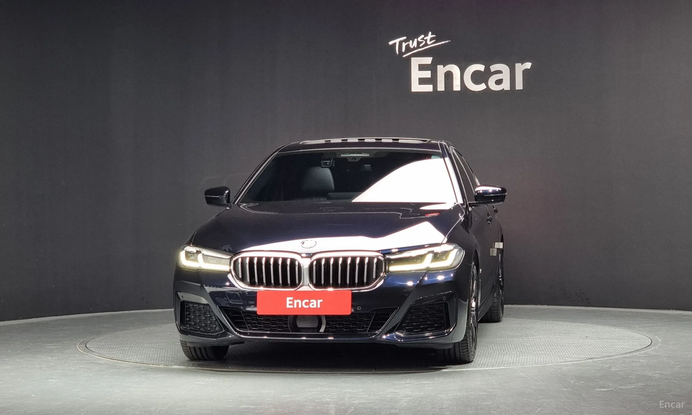 BMW 5 Series (G30) превью 2