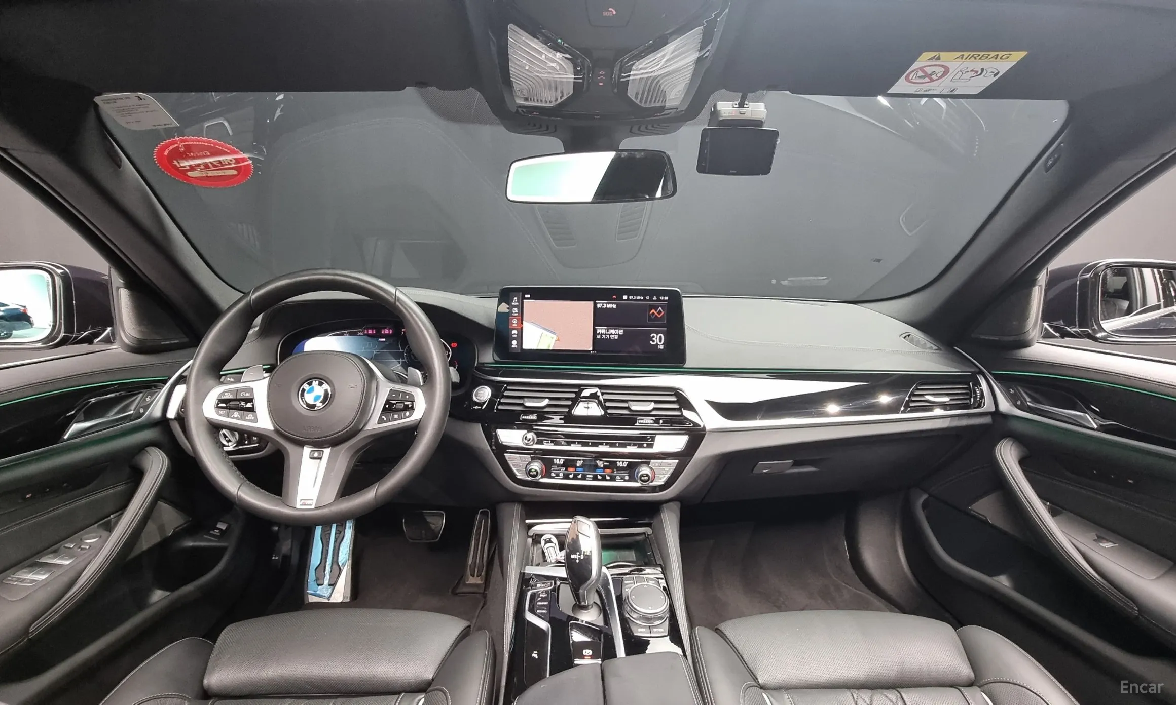 BMW 5 Series (G30) превью 4