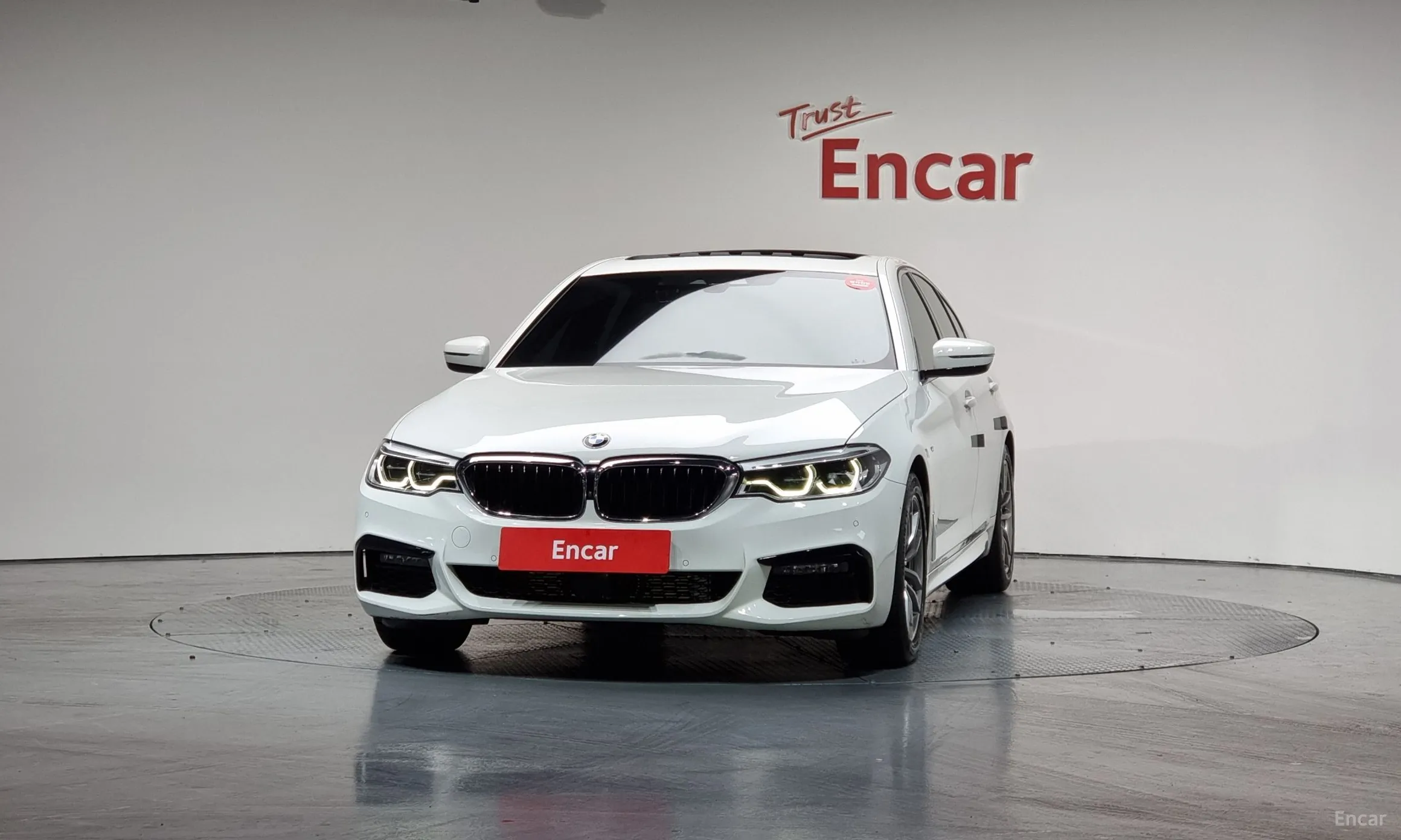 BMW 5 Series (G30) превью 2