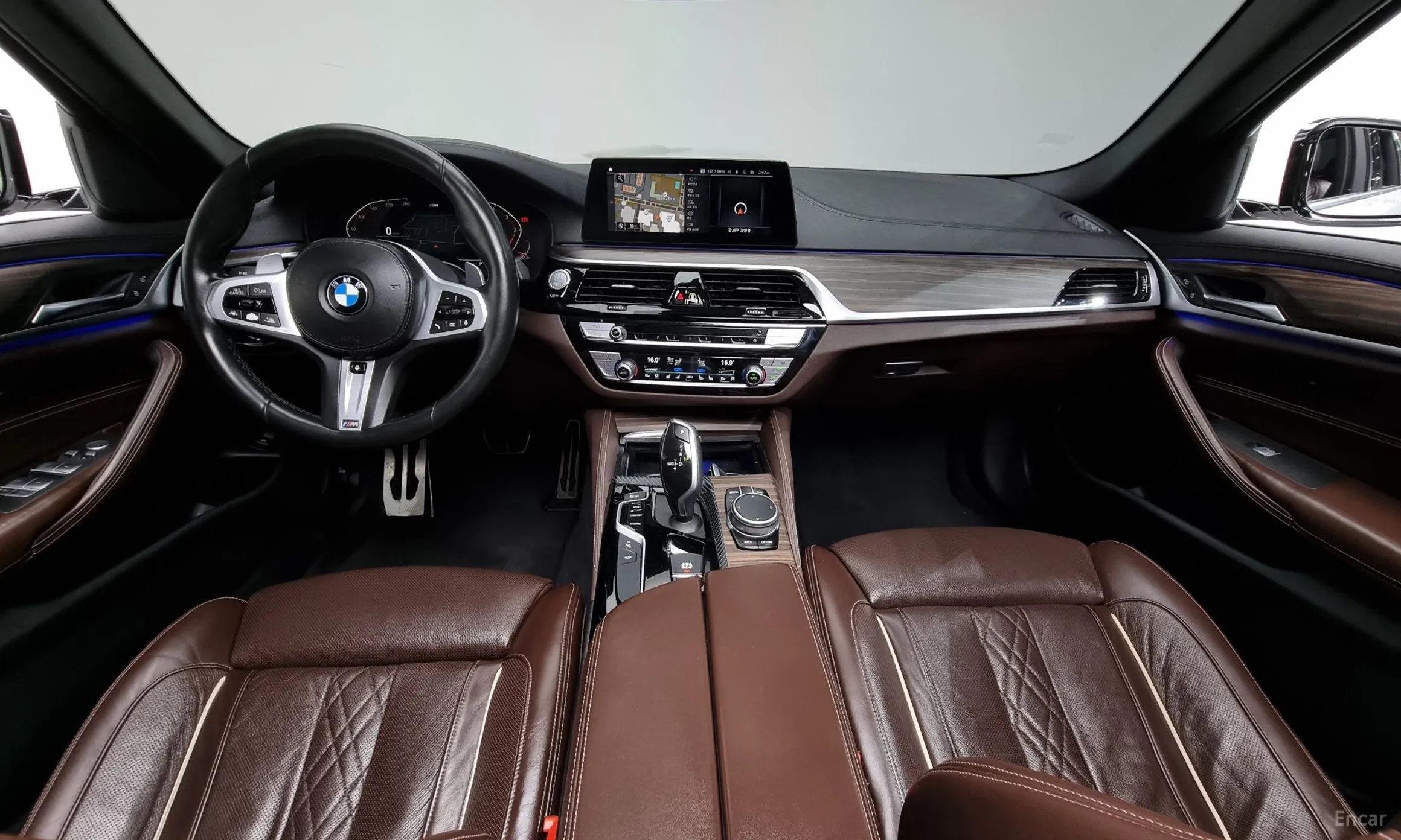 BMW 5 Series (G30) превью 4