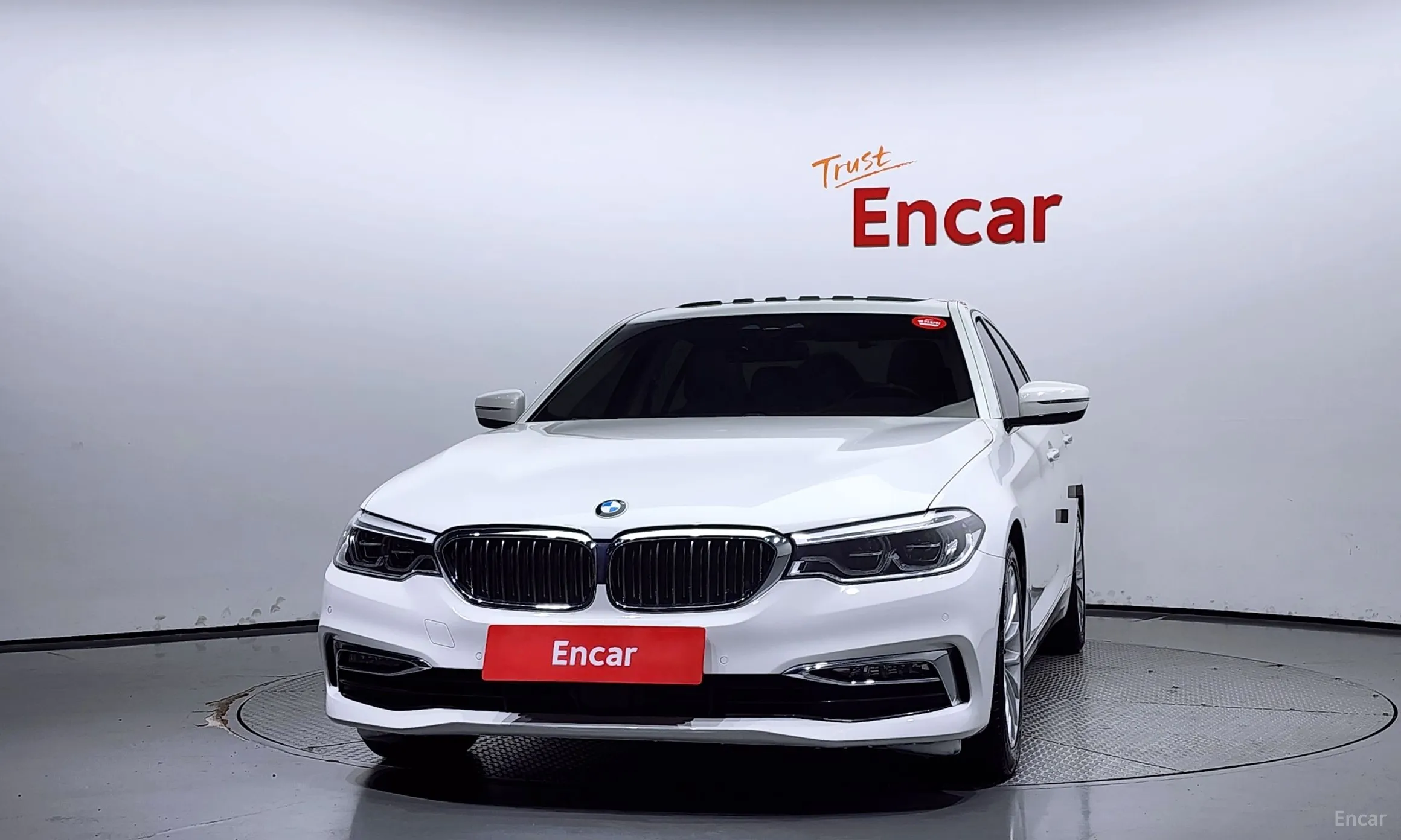 BMW 5 Series (G30) превью 2