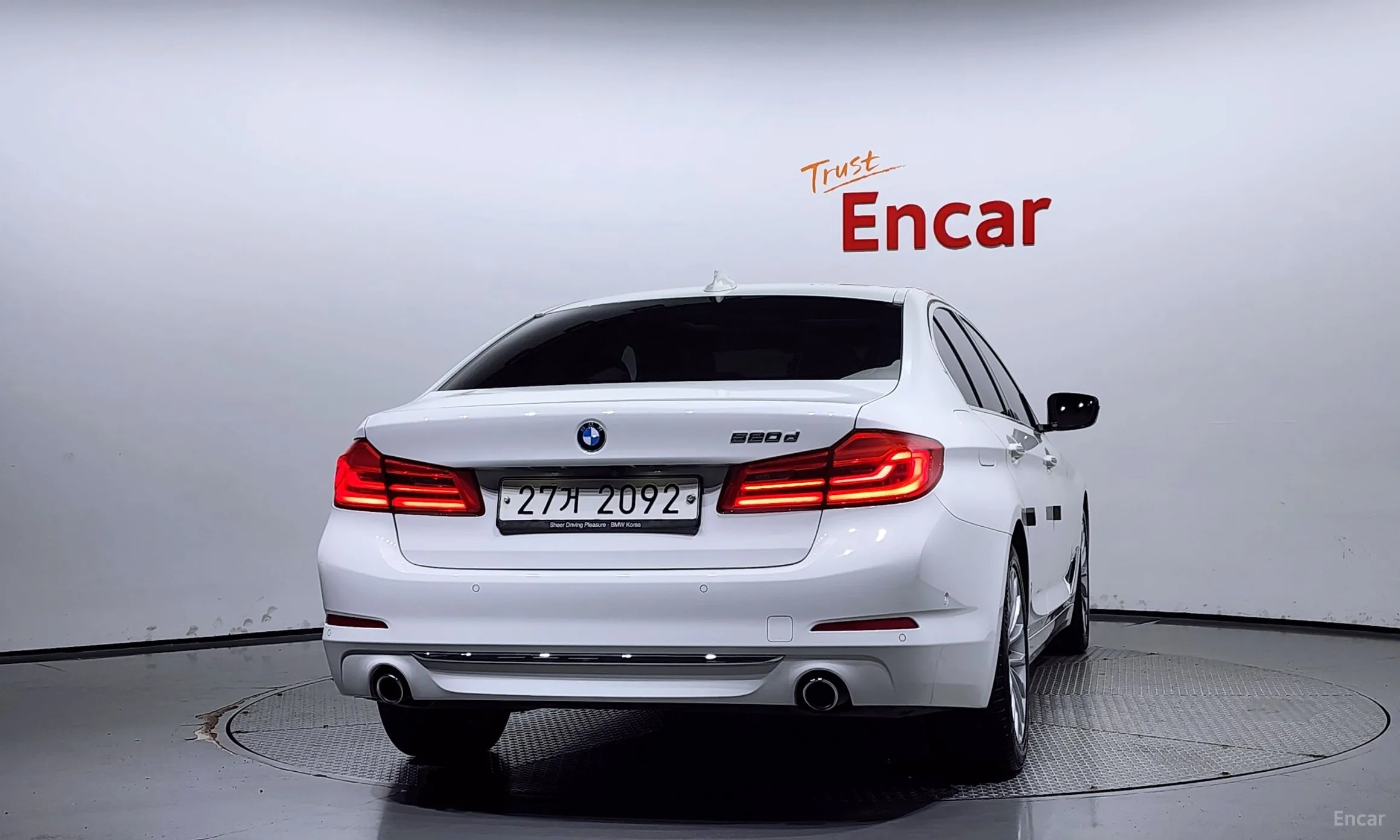 BMW 5 Series (G30) превью 3