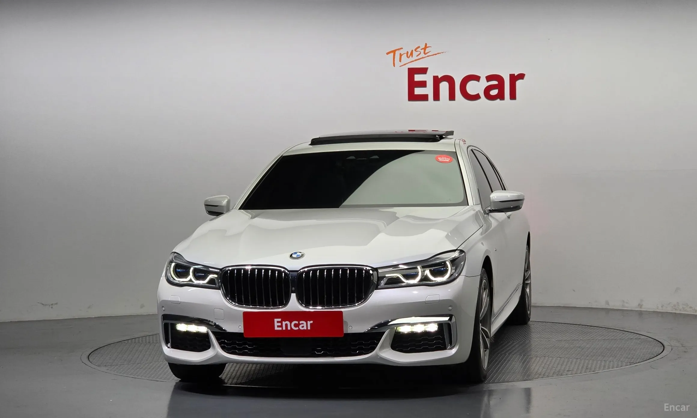 BMW 7 Series (G11) превью 2