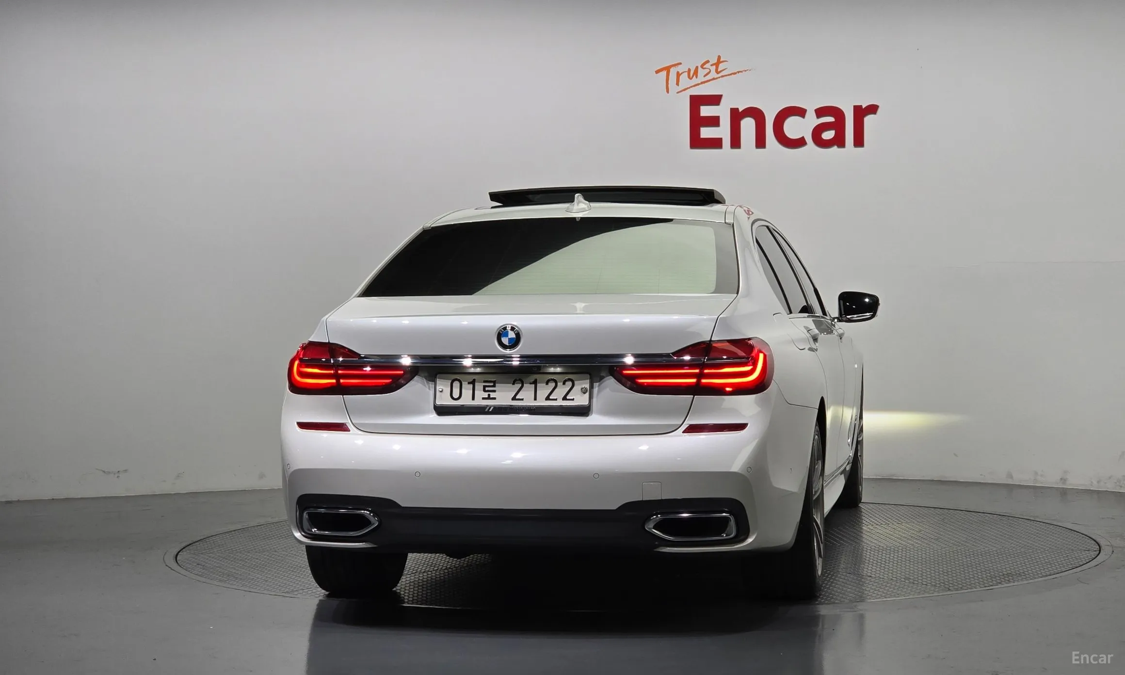 BMW 7 Series (G11) превью 3