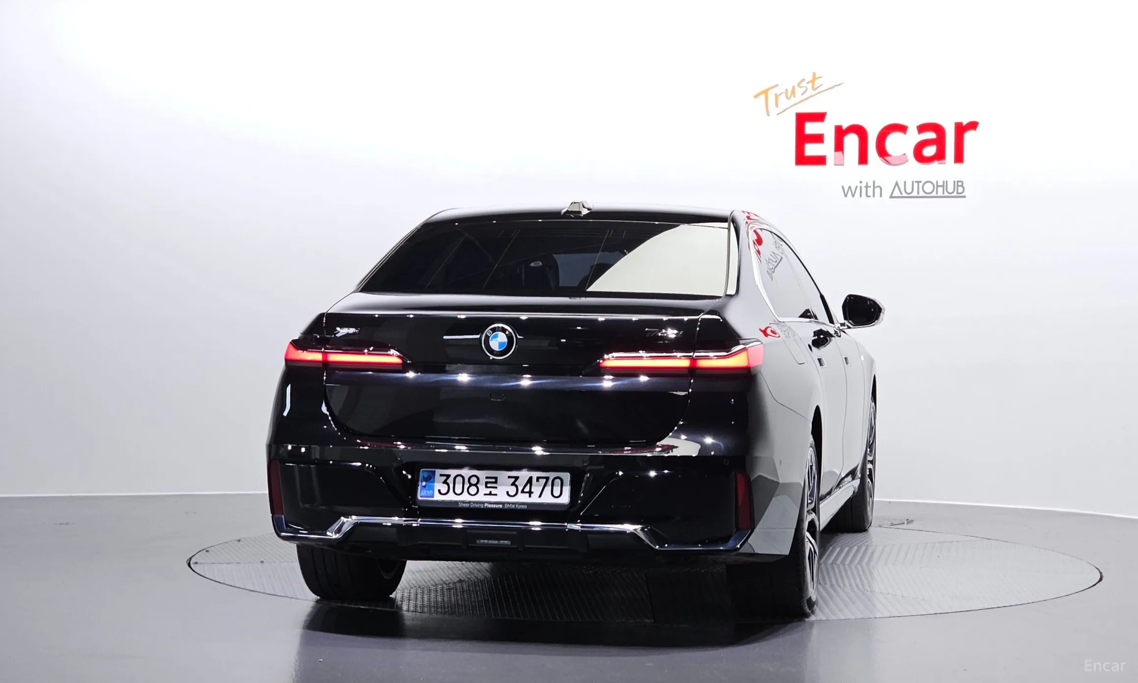 BMW 7 Series (G70) превью 3