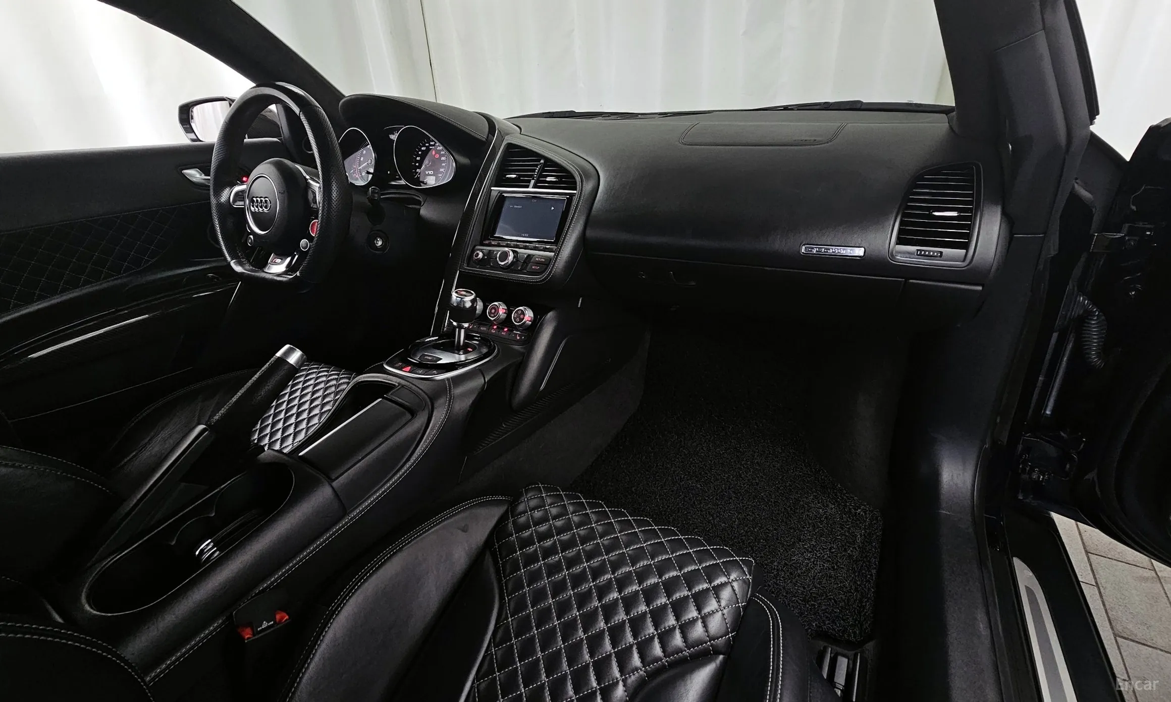 Audi R8 превью 4