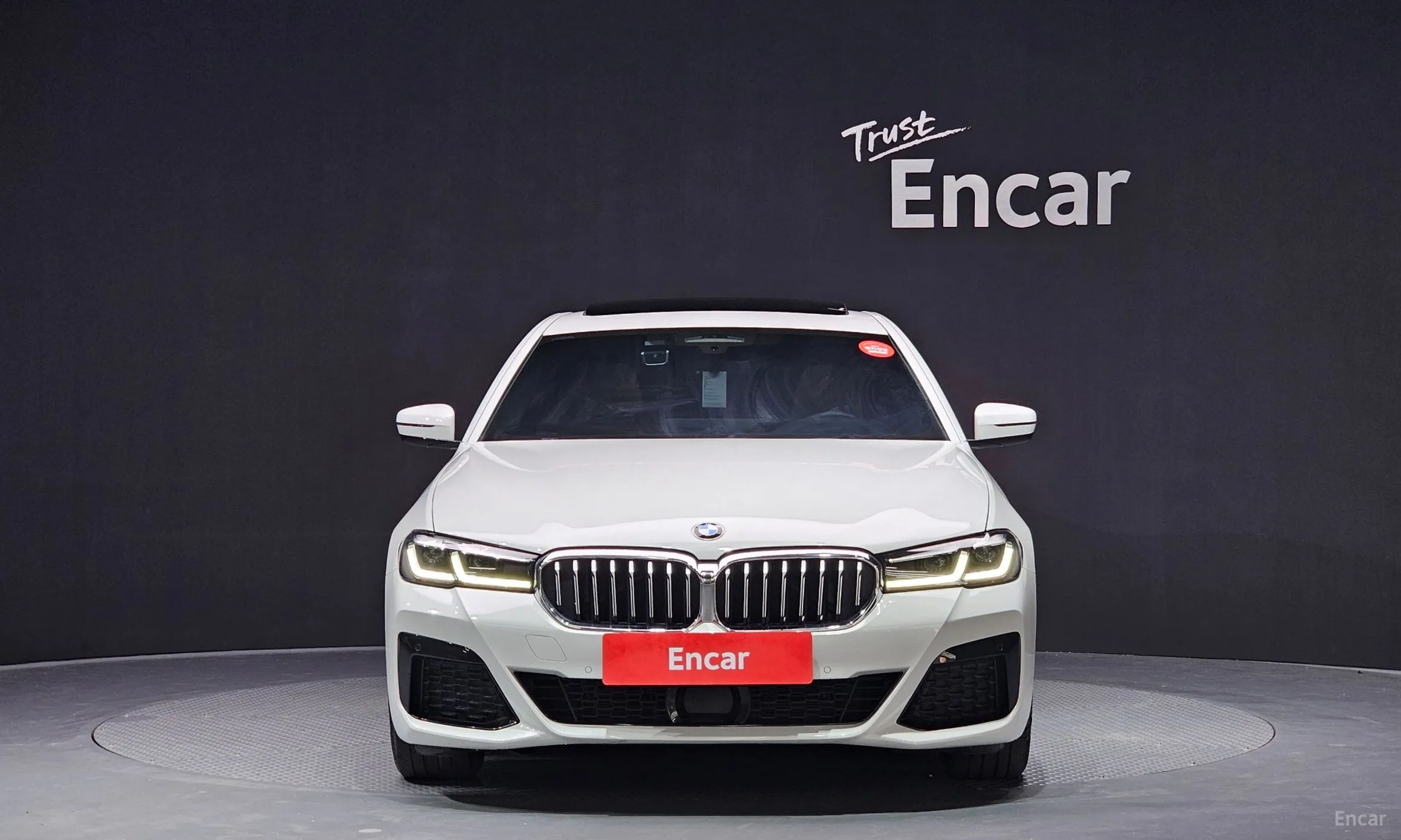 BMW 5 Series (G30) превью 2