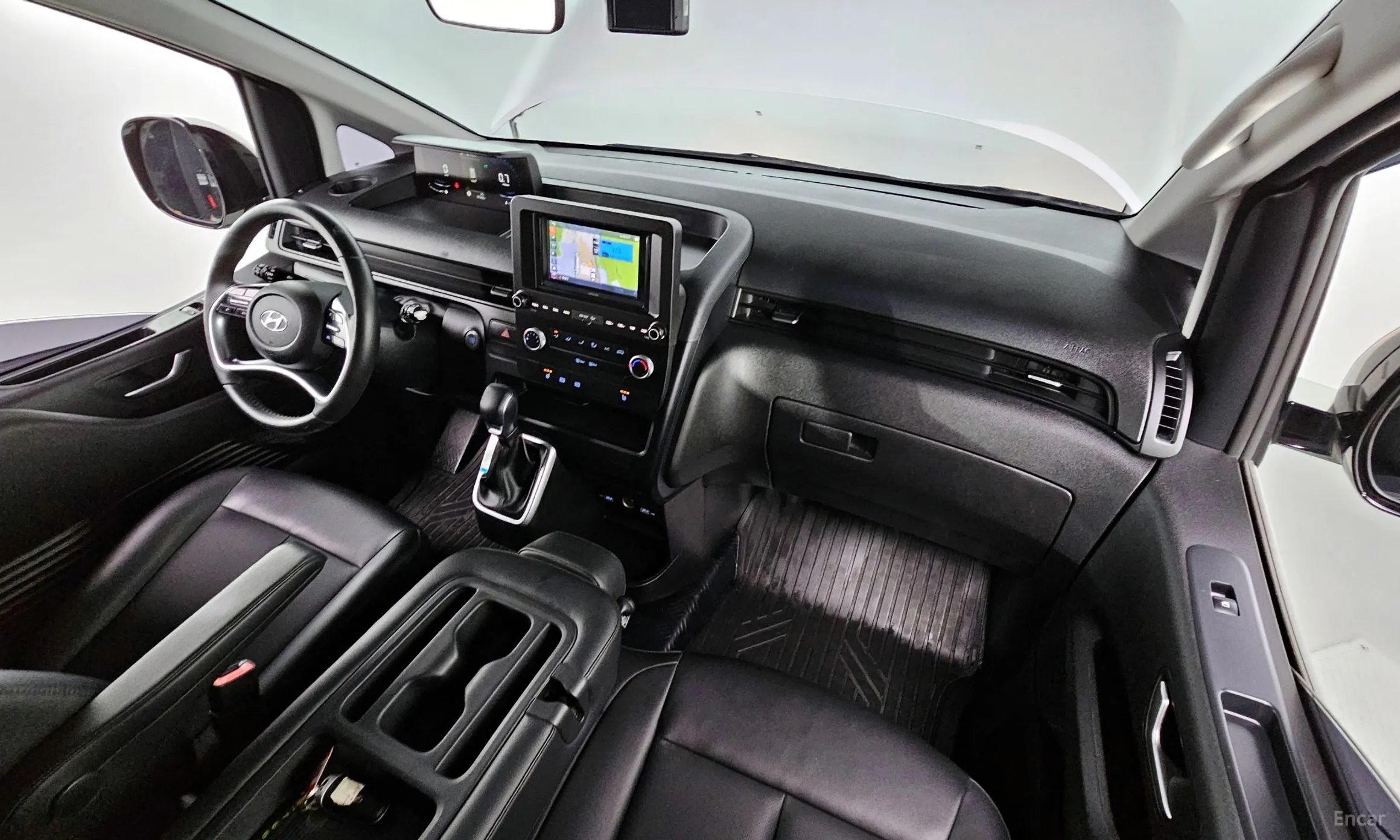 Hyundai Staria превью 4