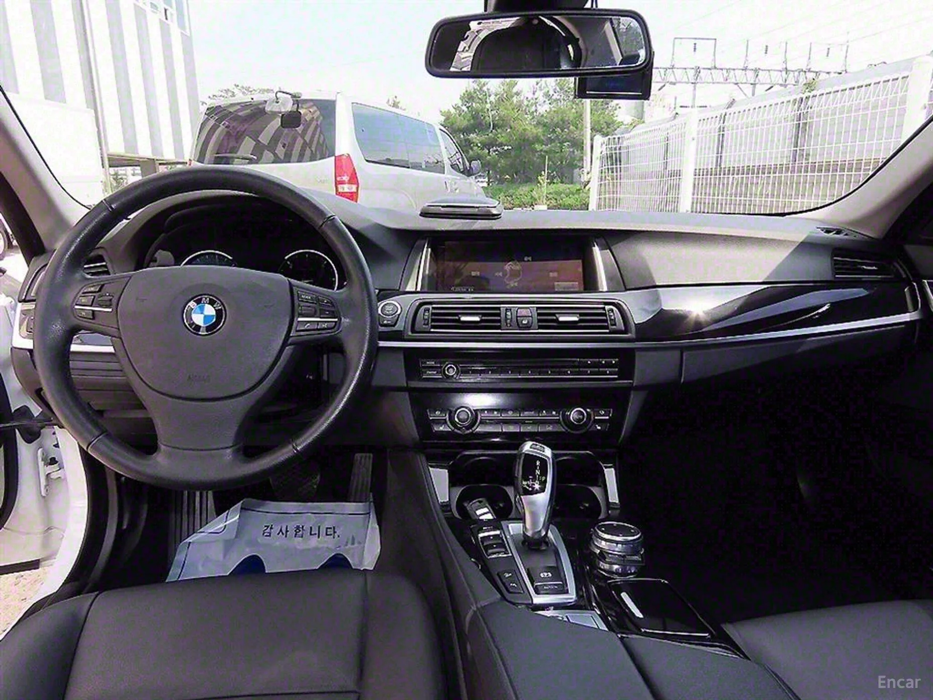 BMW 5 Series (F10) превью 4