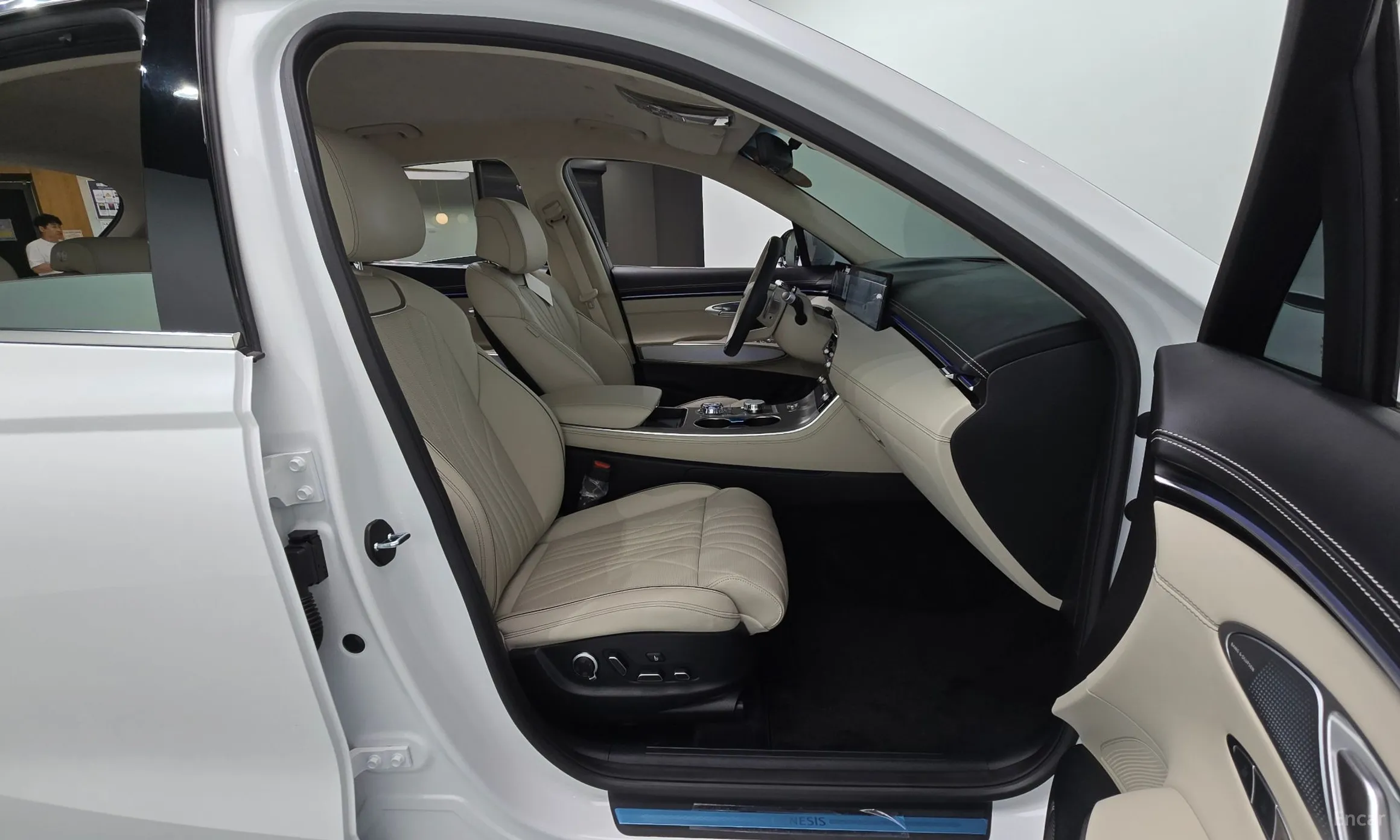 Genesis GV70 превью 11